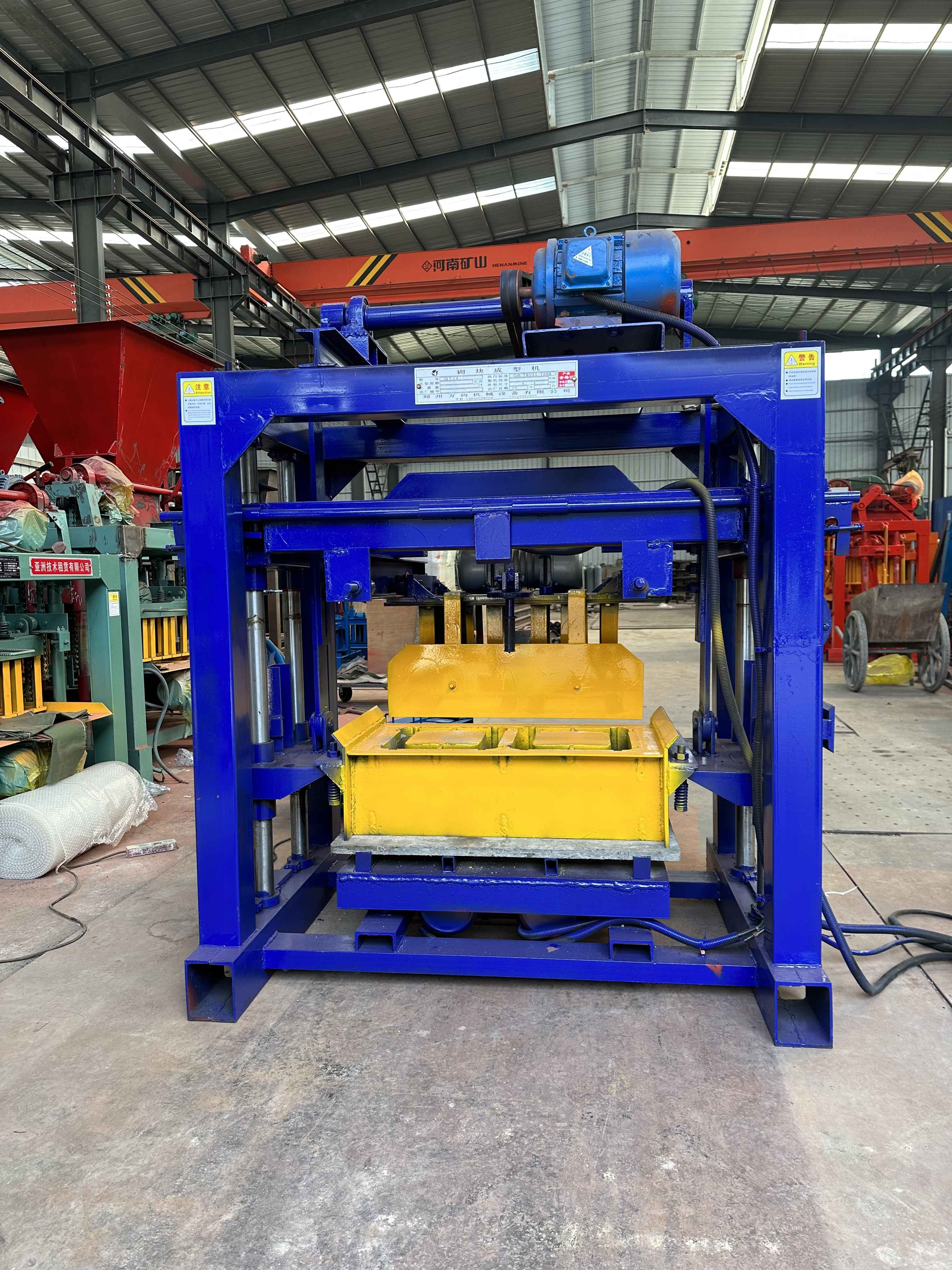 High Output Semi-Automatic Brick Making Machine 4-40B Easy Operate Scraping Feature Concrete Cement Sand Mold