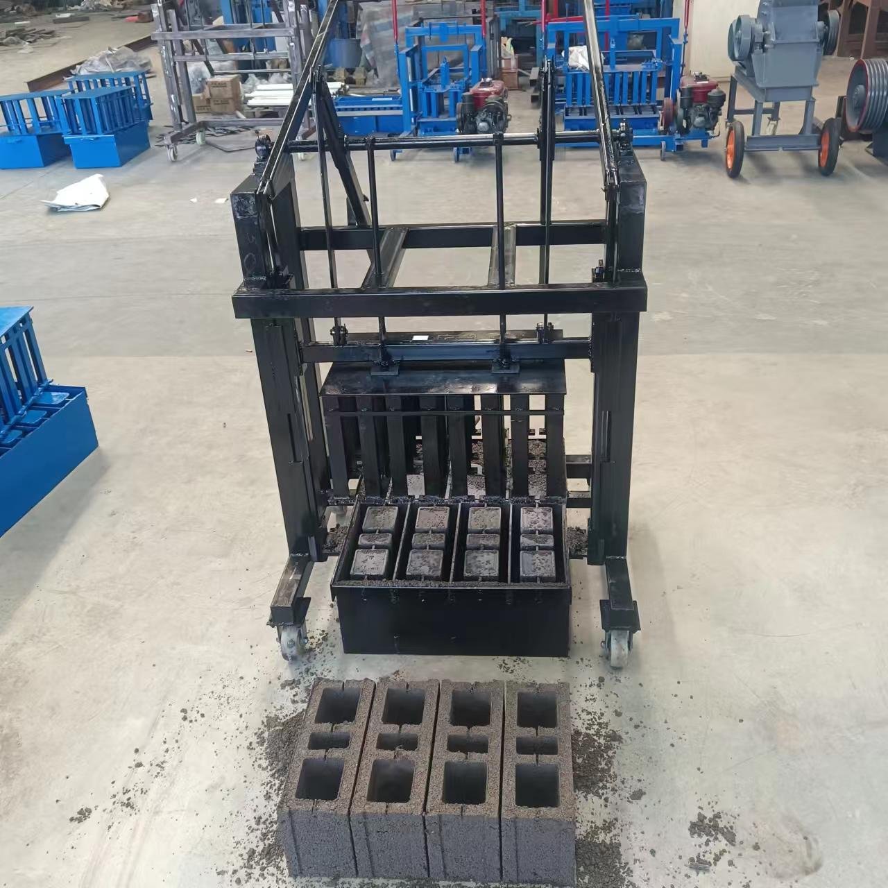 Manual brick presses are cheap, simple and easy to operate
