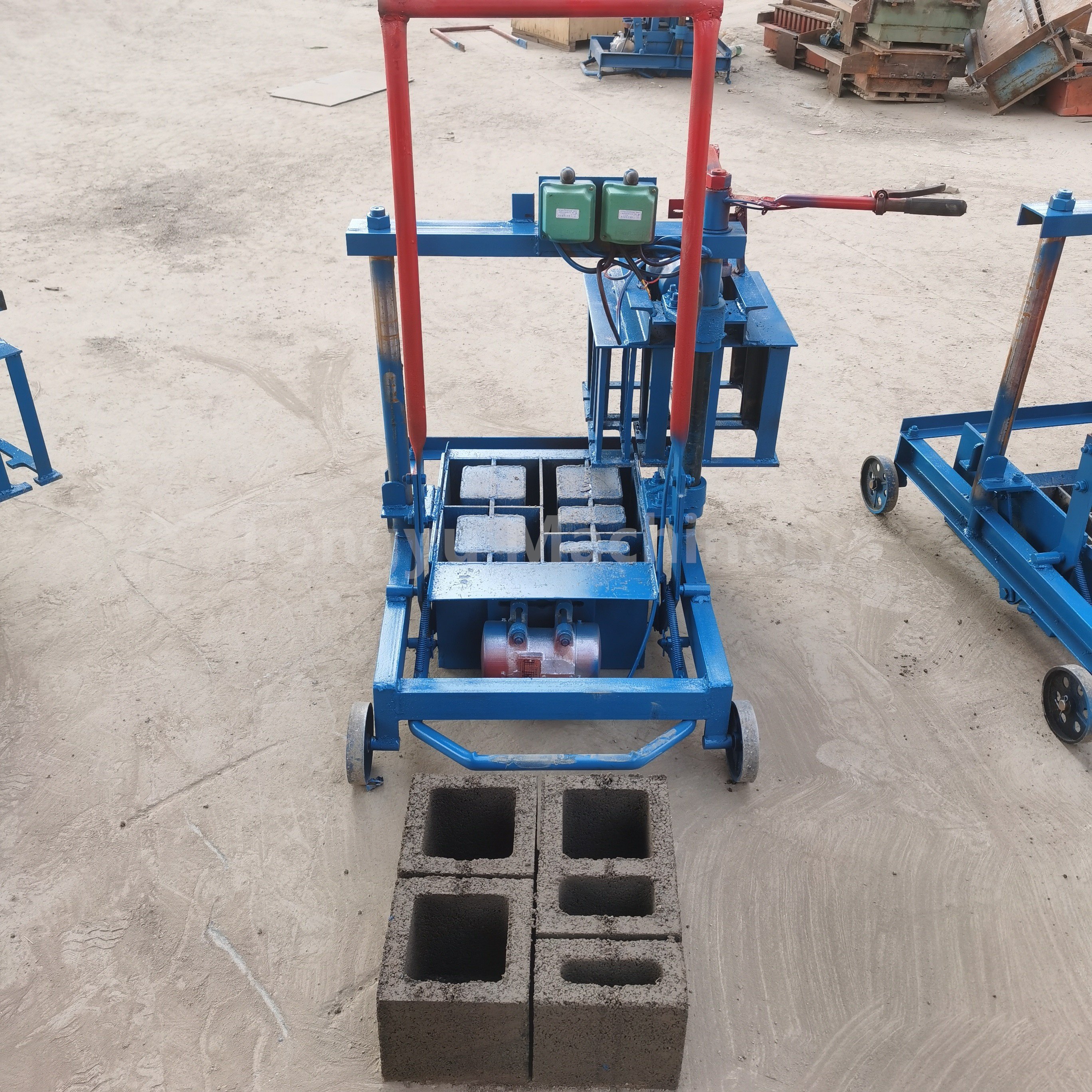 Small Egg Laying Brick Machine Small Brick Press Machine Mobile Bricklaying Tools