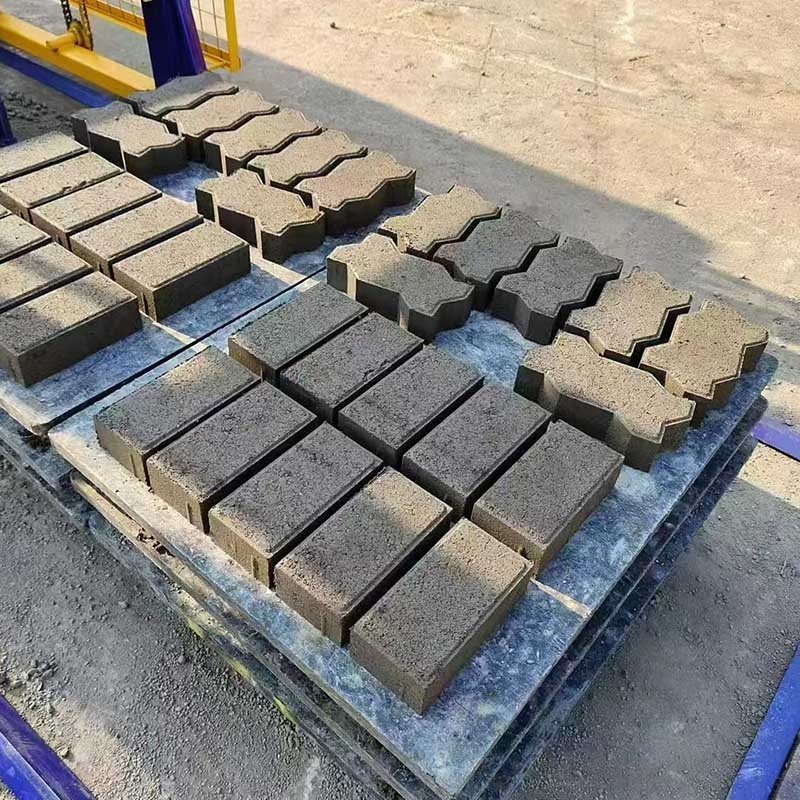 QT4-15 automatic cement concrete paving hollow brick making machinery