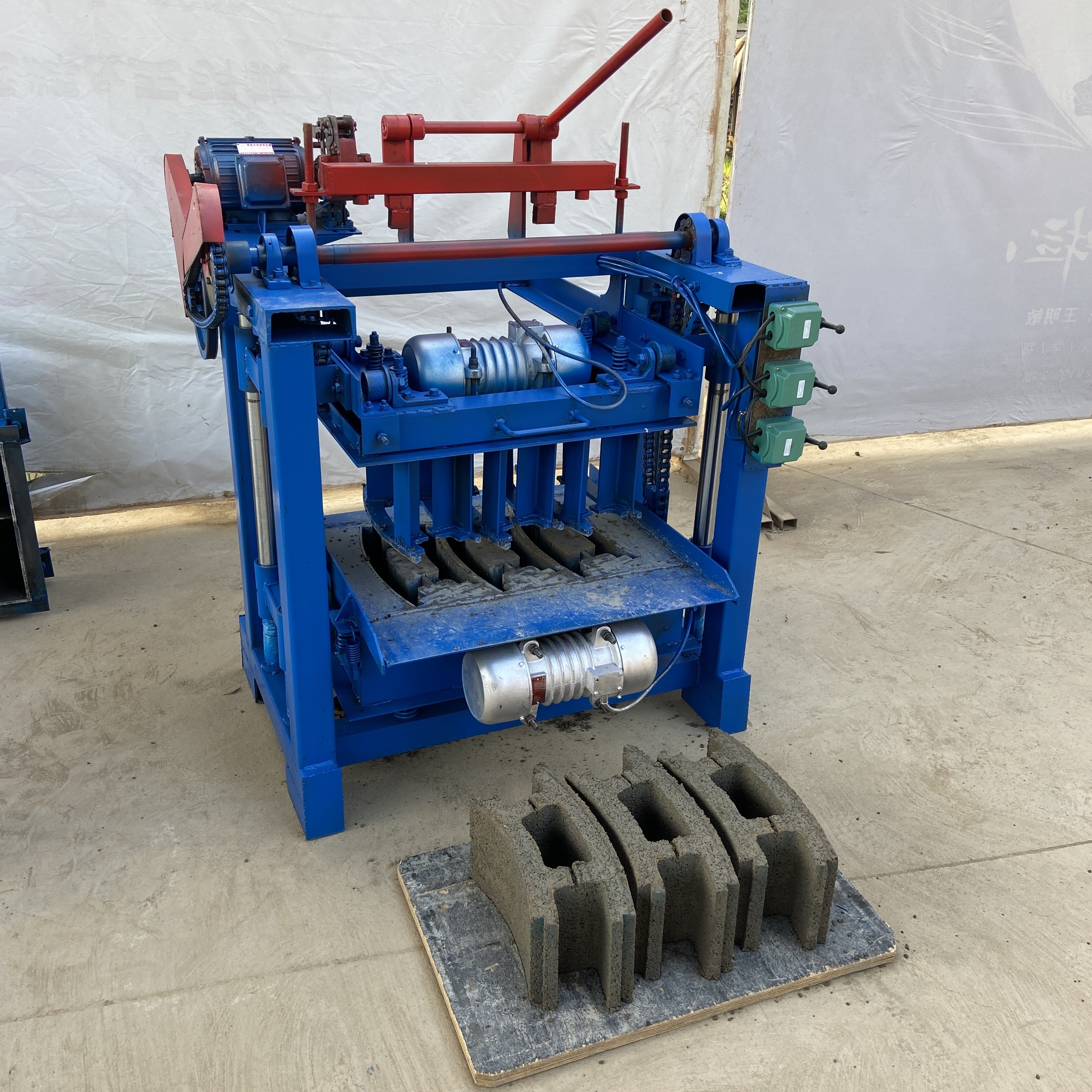 4-35 no-burn brick making machine,Selling Cement Block Molding Machine in Southeast Asia