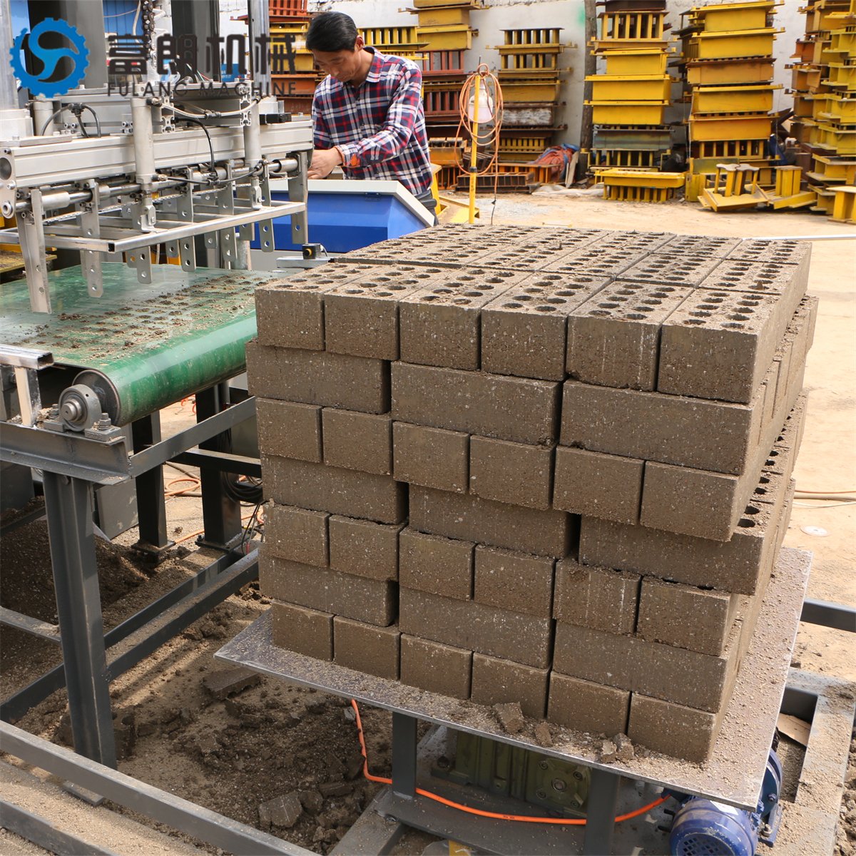 300Ton High Quality soil compressed earth interlocking block making machine price fully automatic clay bricks making machine