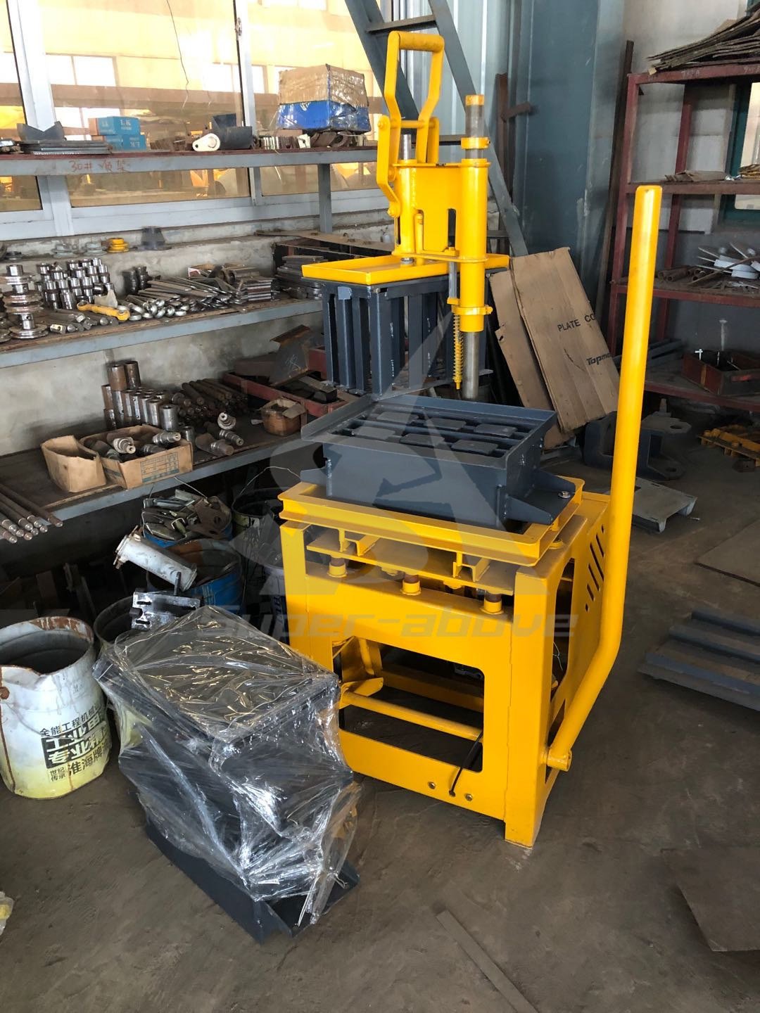 Cheap Price 8 PCS Per Time Manual Hollow Block Making Machine, Brick Machine