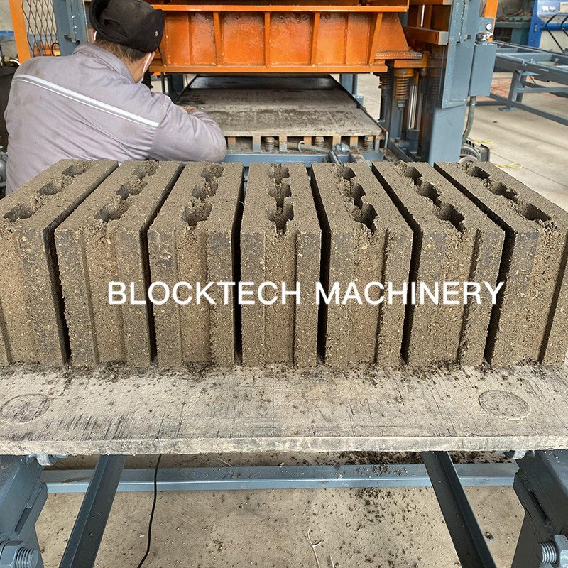 BLOCKTECH QT5-15 Fully Automatic Cement Based Concrete Block Machine Hollow and Paver Brick Making Machine