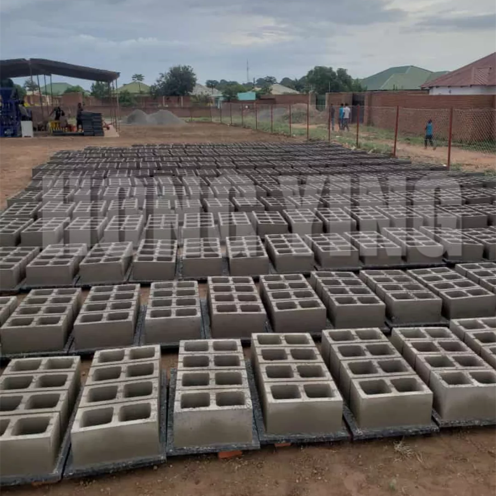 Simple cement brick making machine/ concrete hollow blocks molds with design