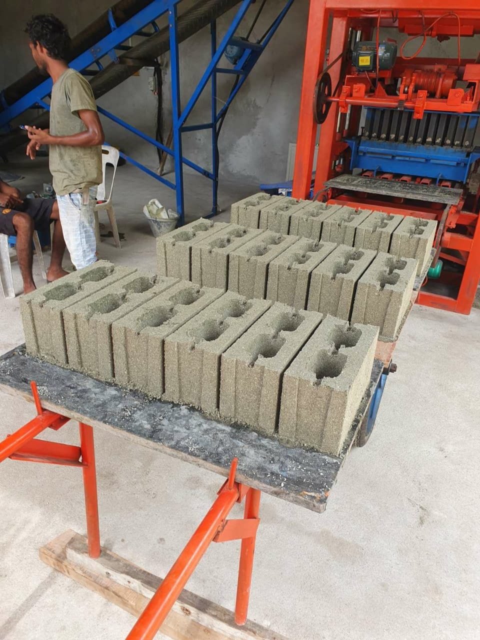Concrete Block Making Machine for Sale Widely Used Vibration Method Brick Making Machine for Online Jobs to Earn Money at Home
