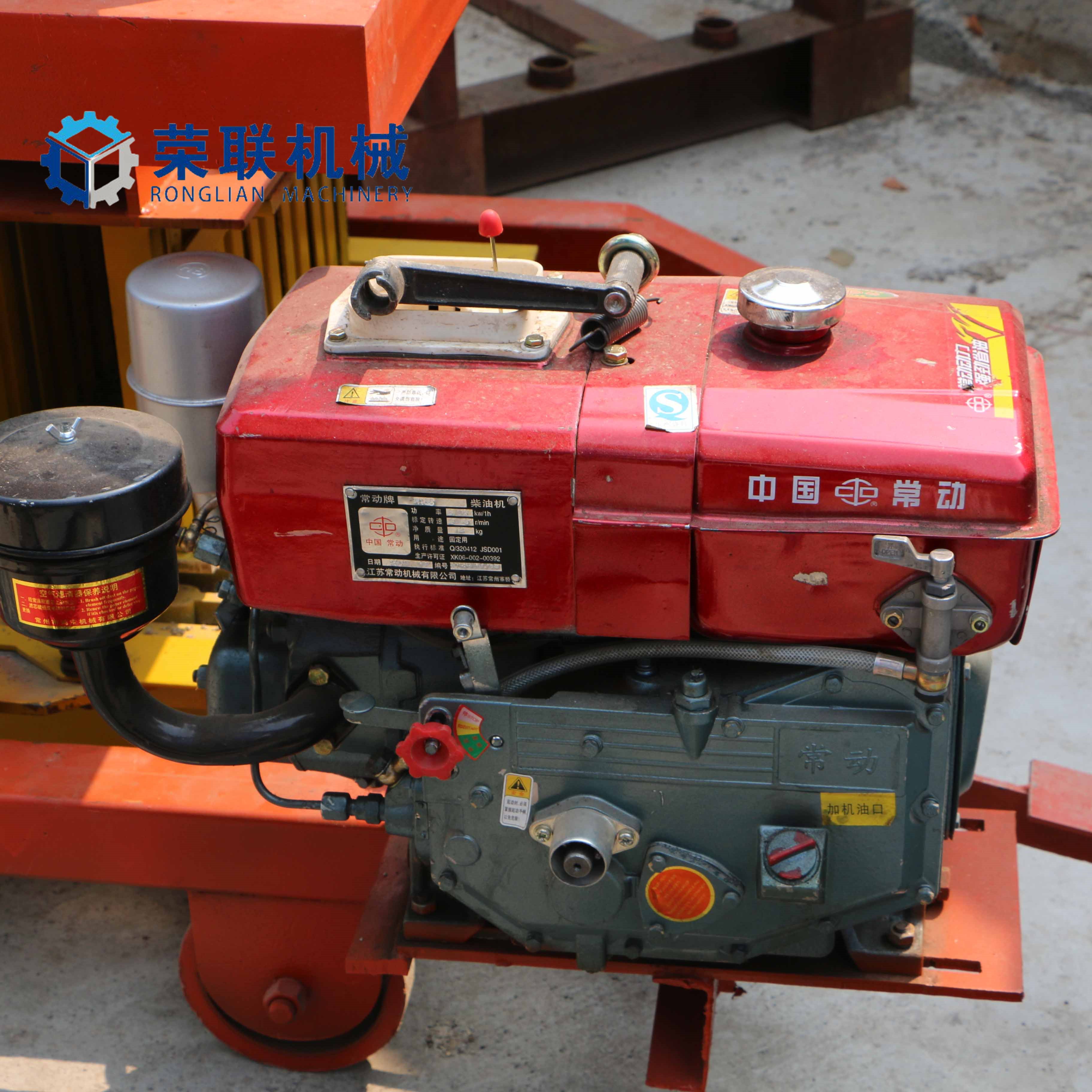 Qt4-30 Diesel Engine Portable Concrete Block Making Machine for Sale