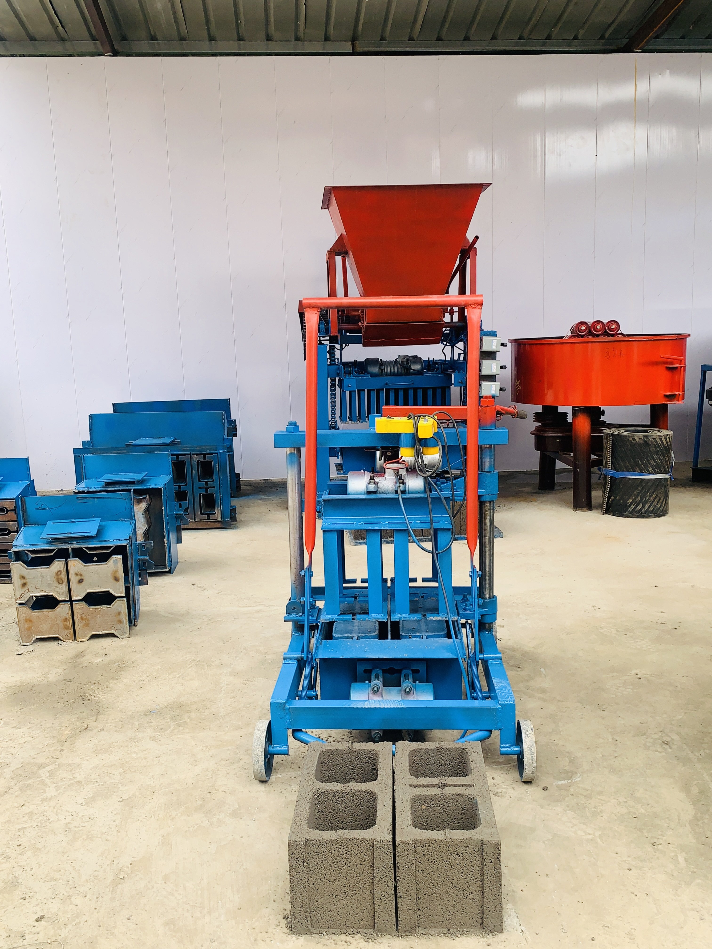 Automatic hollow blocks machine brick making machinery concrete block concrete brick making machinery for small business