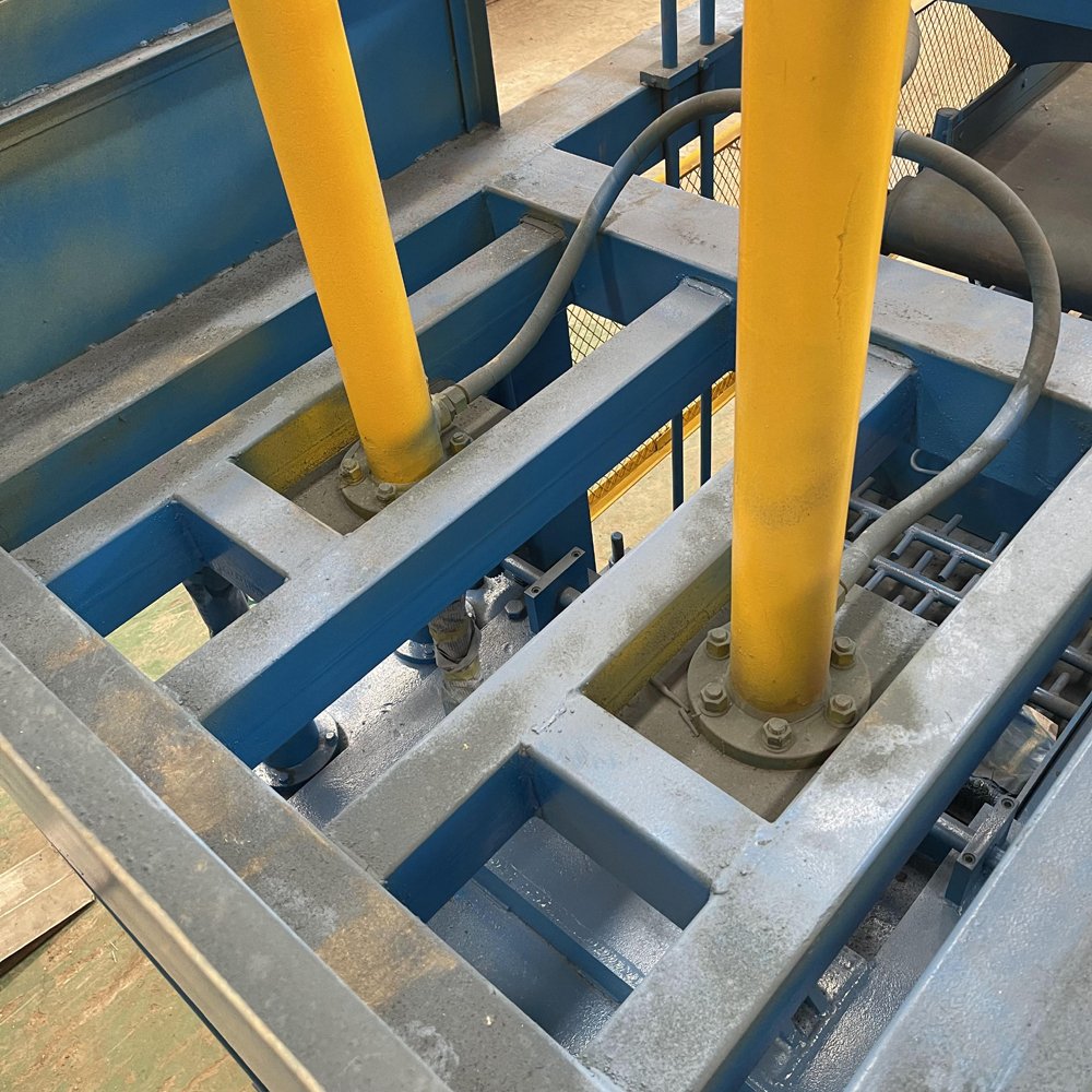 Automatic concrete block making machine,mobile block making machine brick making machine price list