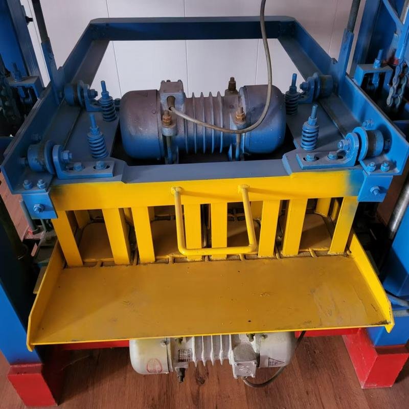 Automatic Hollow Sand Paving Laying Moulding Concrete Paver Block Cement Brick Making Machine Price