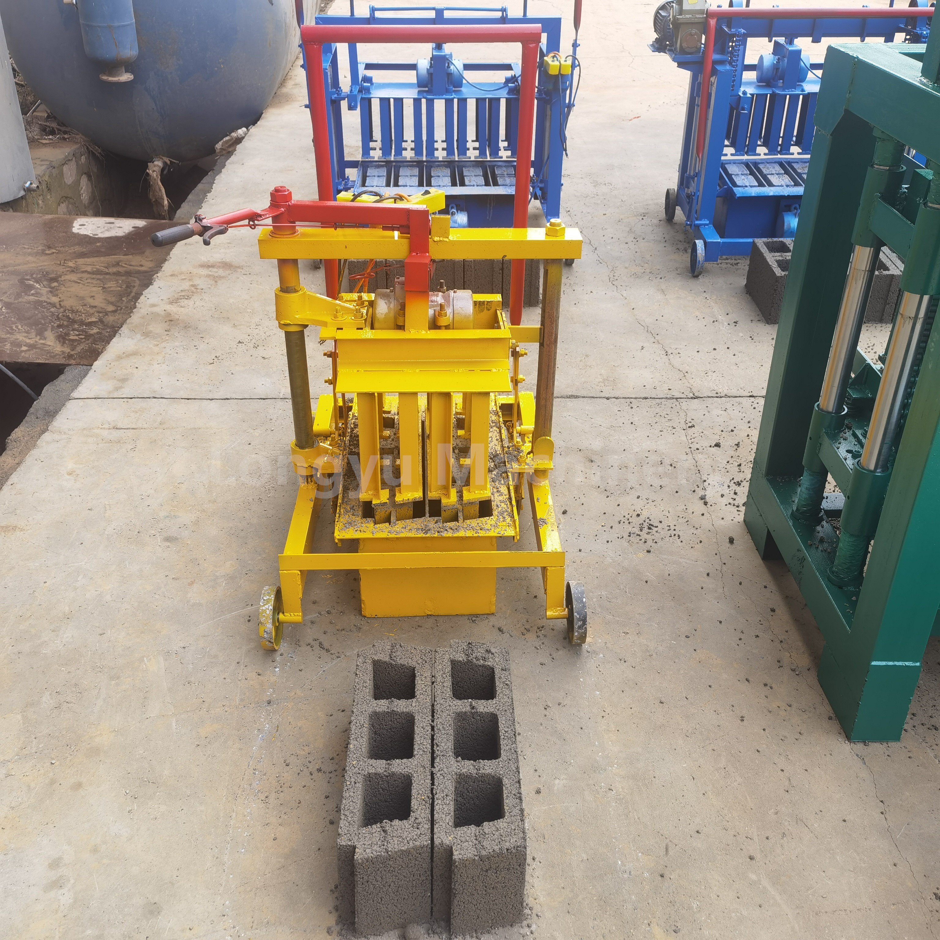 2-45 Small Brick Making Machine Interlocking Brick Machine