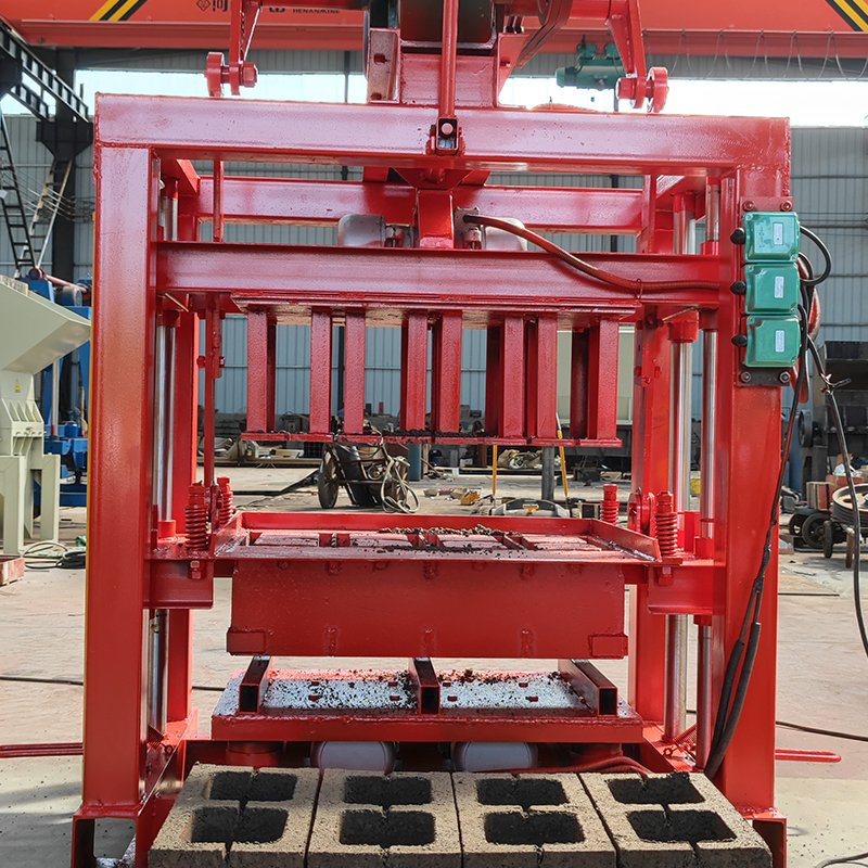 Full automatic low-cost and high-yield building face brick solid hollow concrete brick making machine