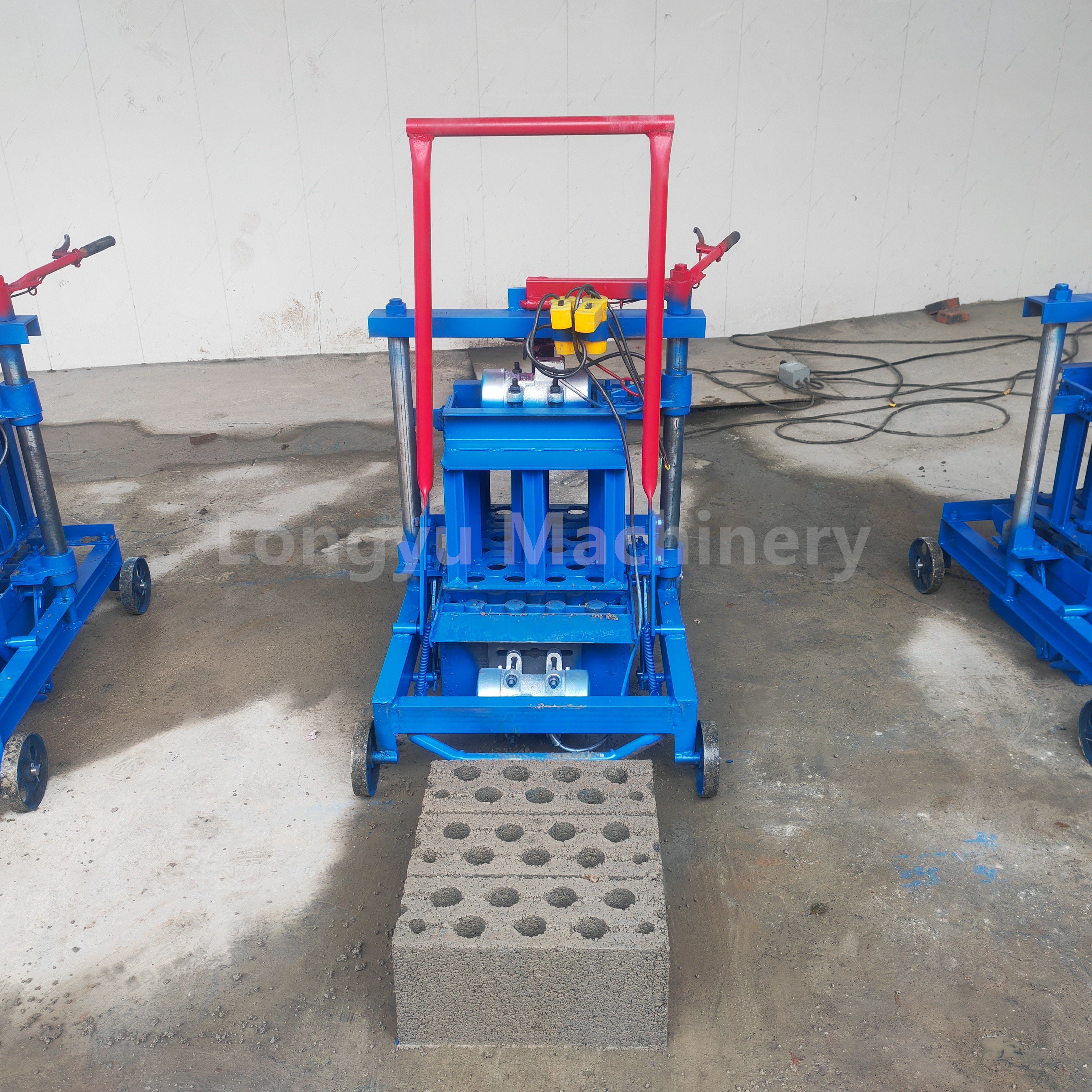 Simple operation by one person Movable Small Home Block Making Machine For Sale Small Brick Making Machine With Favorable Price