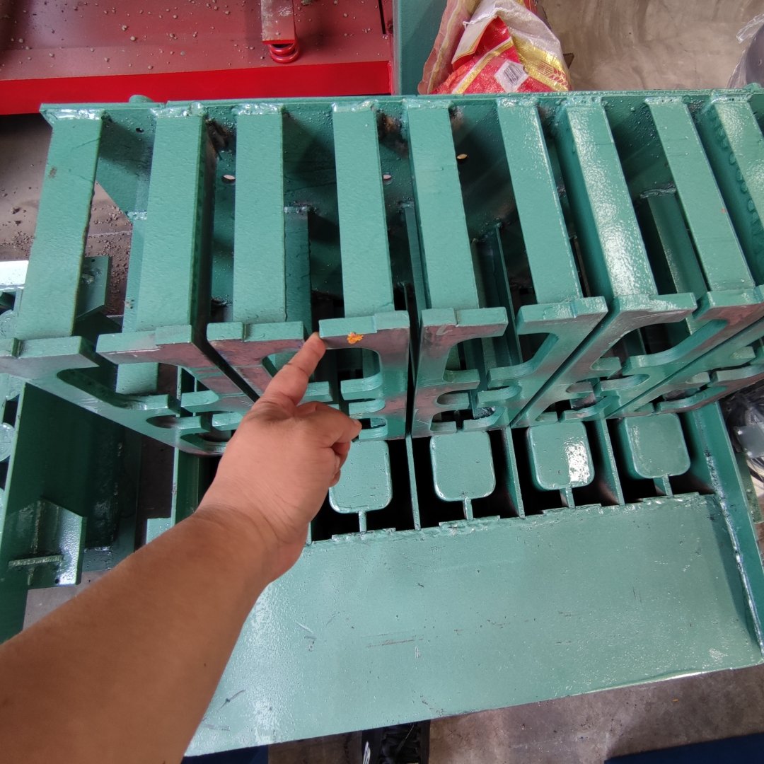 Low Cost Cheap Economical Semi-automatic Brick Machine Block Machine Popular Widely Used In Cote d'Ivoire