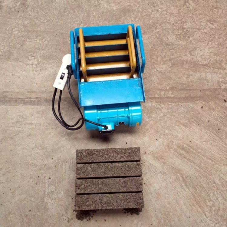 Small household manual mobile egg-beating cement hollow solid paving brick making machine