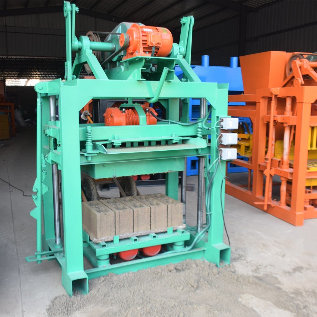 QTJ4-35B Concrete Cement Block Brick Making Machine For Sale In Uganda