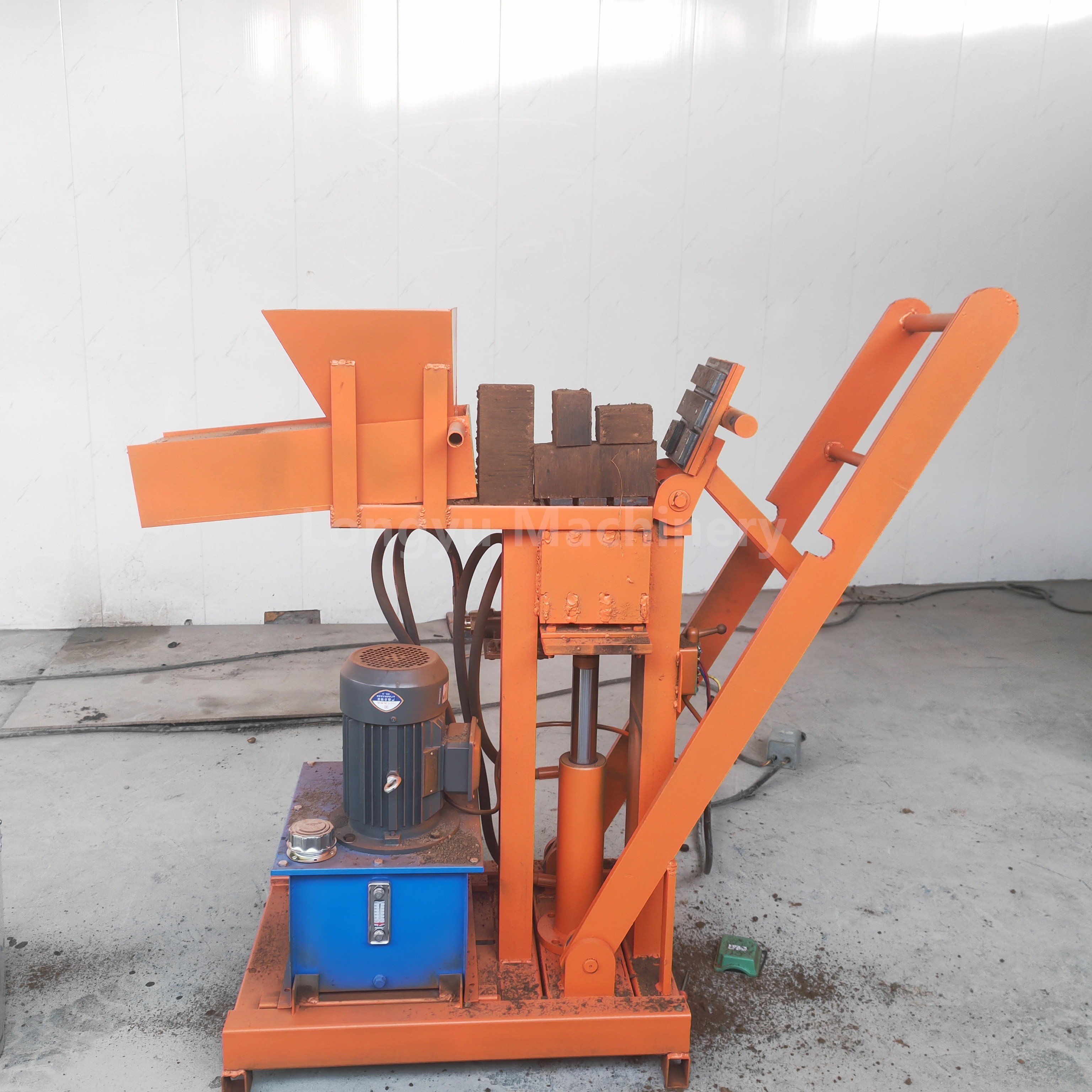 Hydraulic clay Blocks bricks making machine Hydraulic Red Soil Block Forming Machine