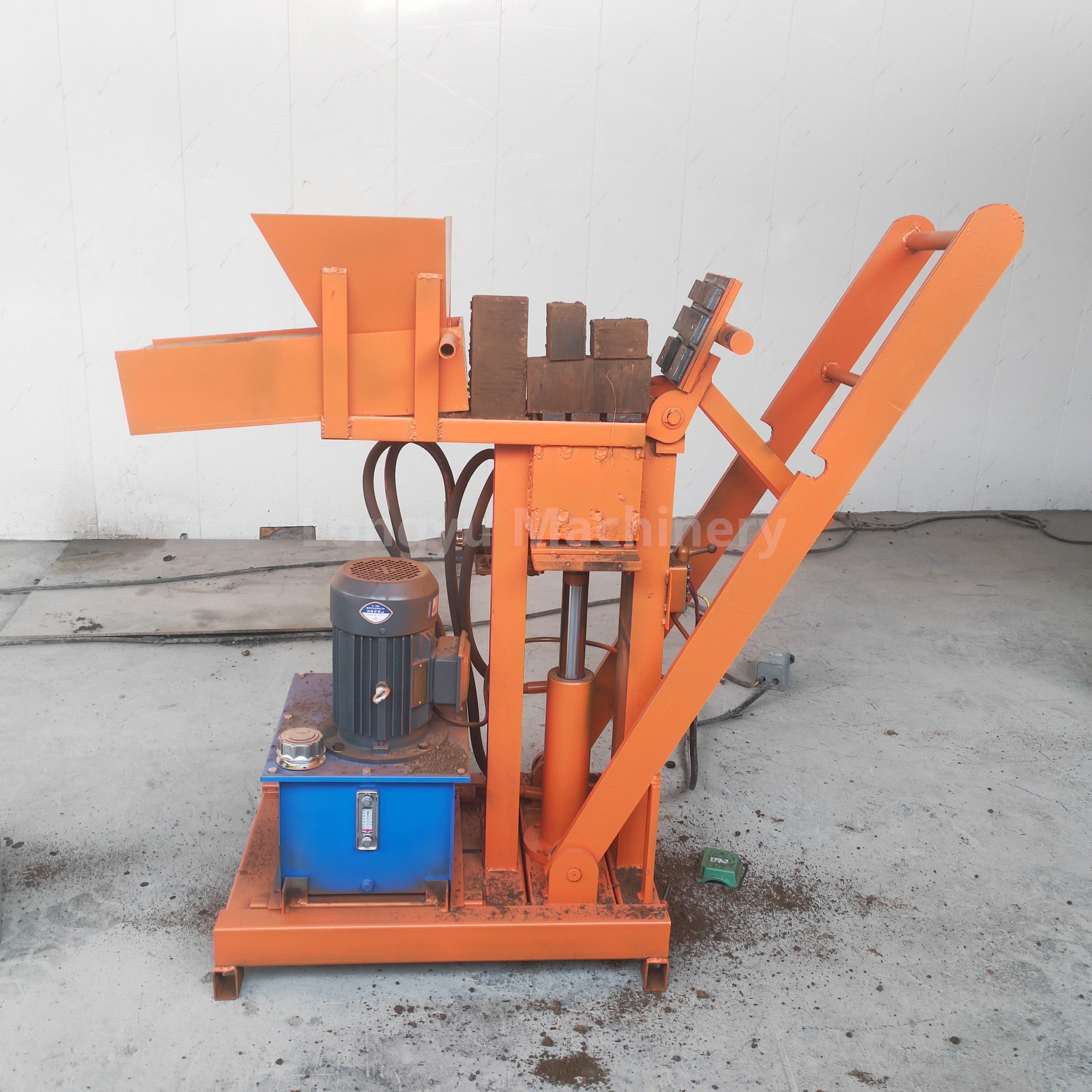 Hydraulic clay Blocks bricks making machine Hydraulic Red Soil Block Forming Machine