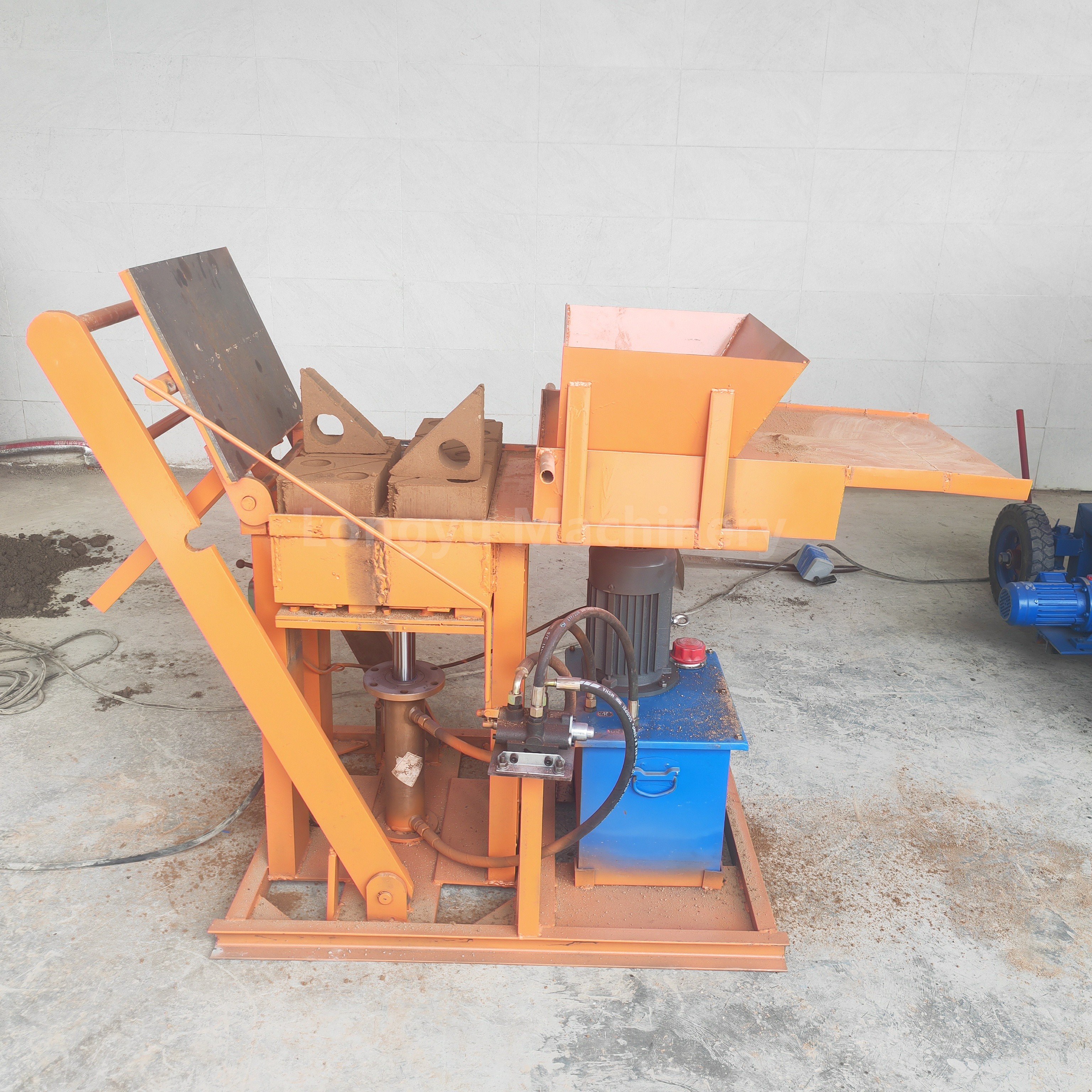 Hydraulic clay Blocks bricks making machine Hydraulic Red Soil Block Forming Machine