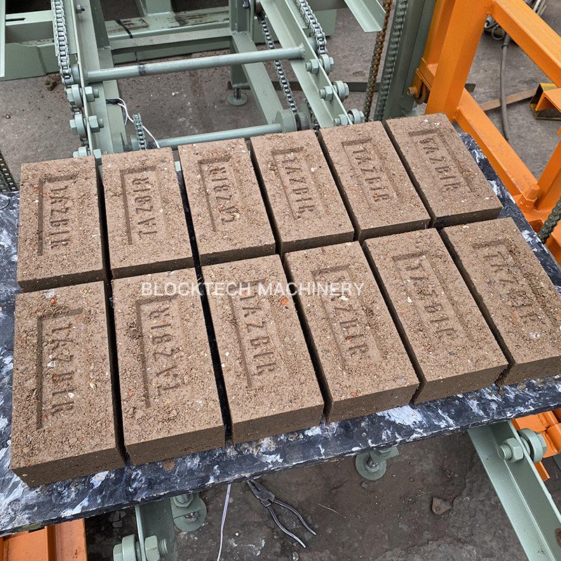 QT4-15 Premium Fully Automatic Hydraulic Brick Making Equipment Colorful Interlocking machine