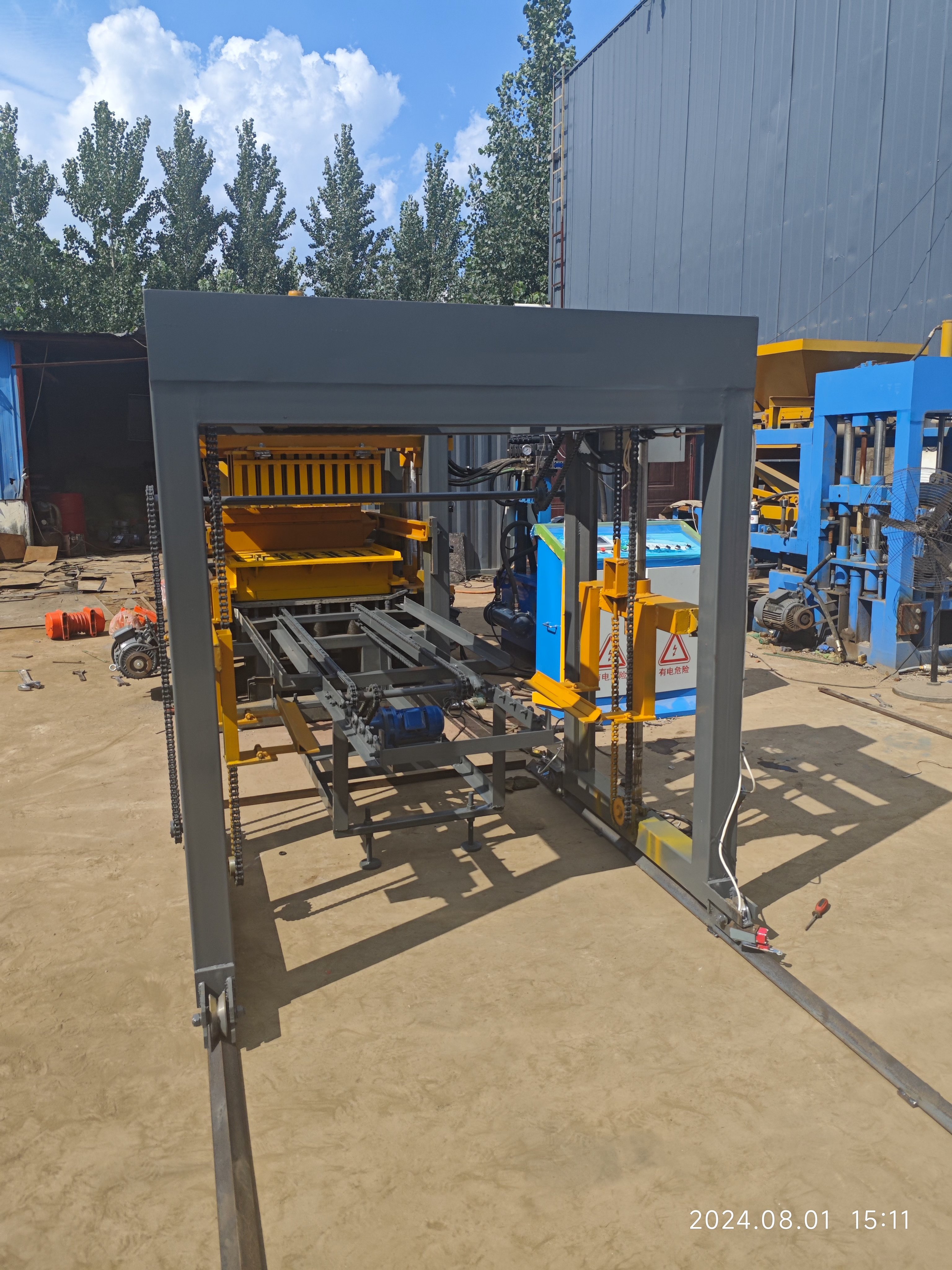 QT4-18 fully automatic Concrete blocks making machinery hydraulic brick making machinery brick concrete block making machine