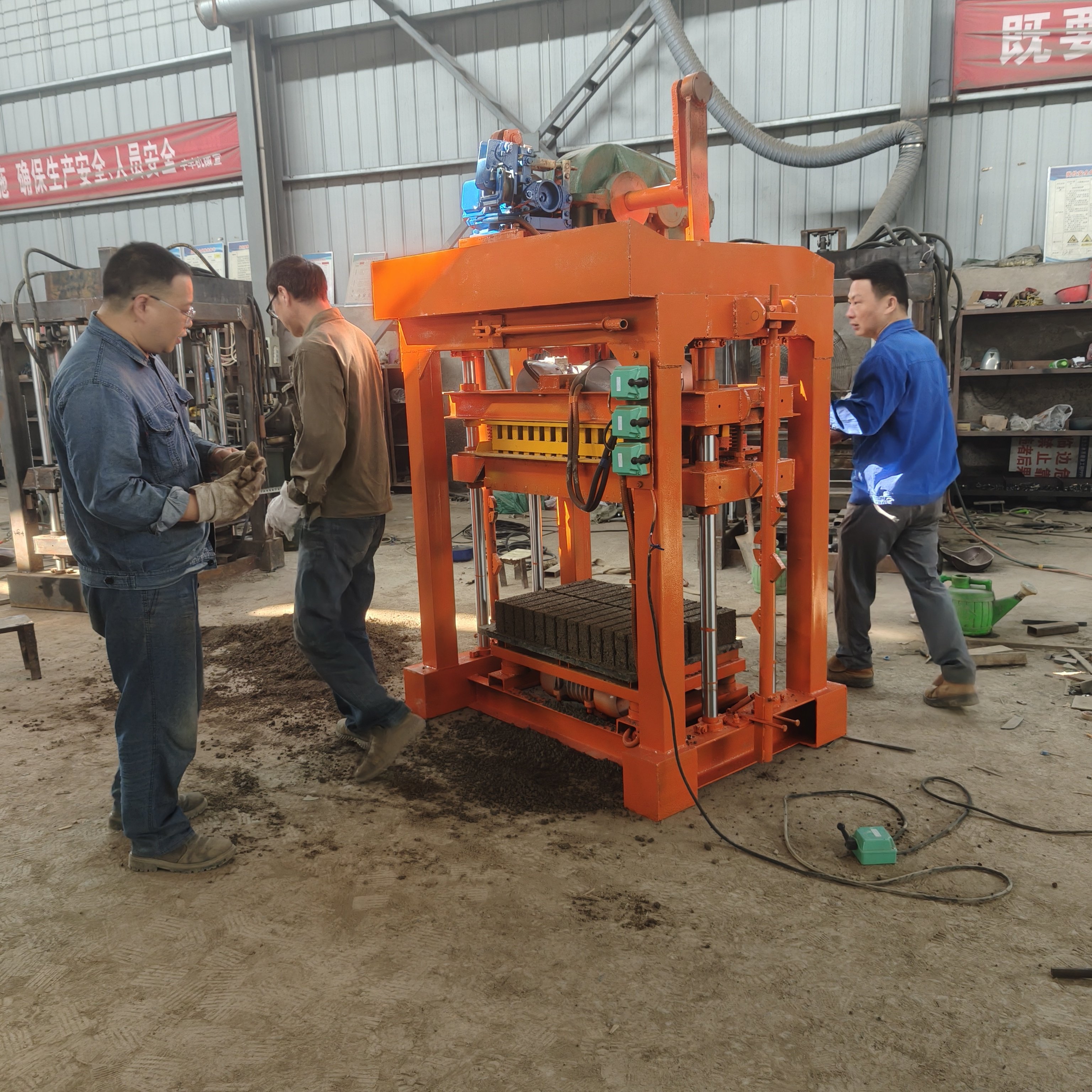 China Brick Making Machine Cement Brick Making Machinery Concrete Block Machine