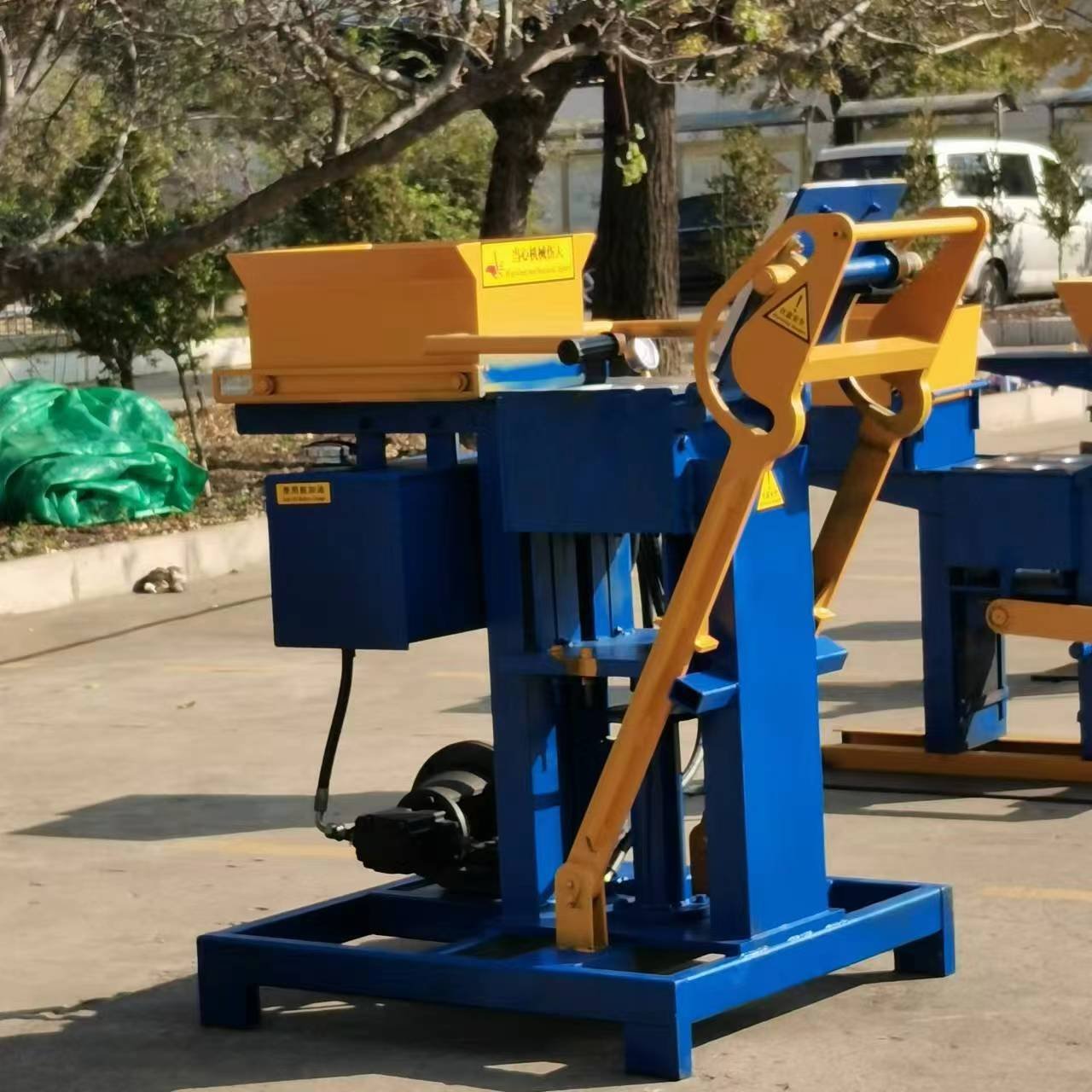 Chinese shengya hydraulic compressed clay interlocking brick making machine SY2-25
