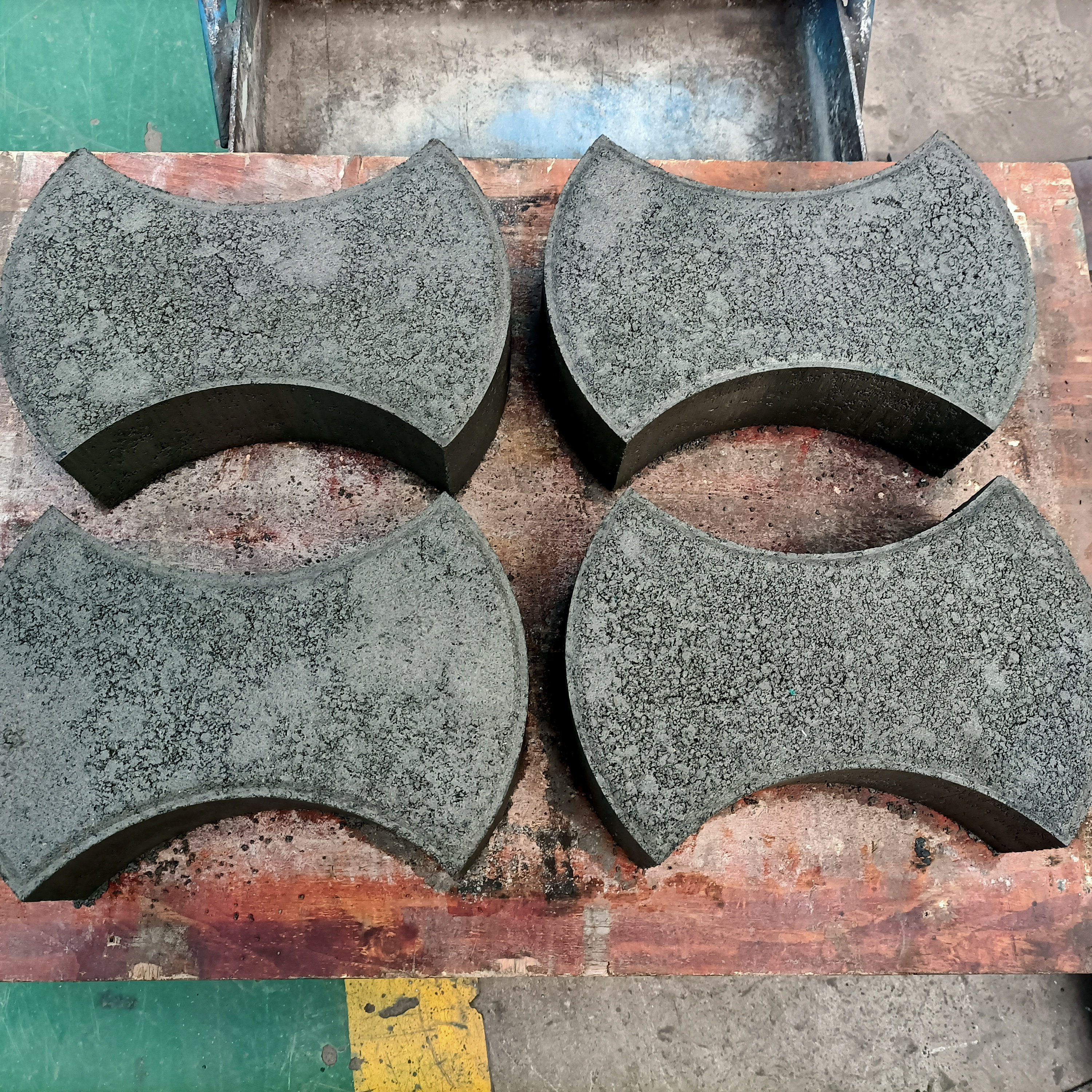 Free Trolley Vibration Cement Hollow Concrete Brick Block Making Machine