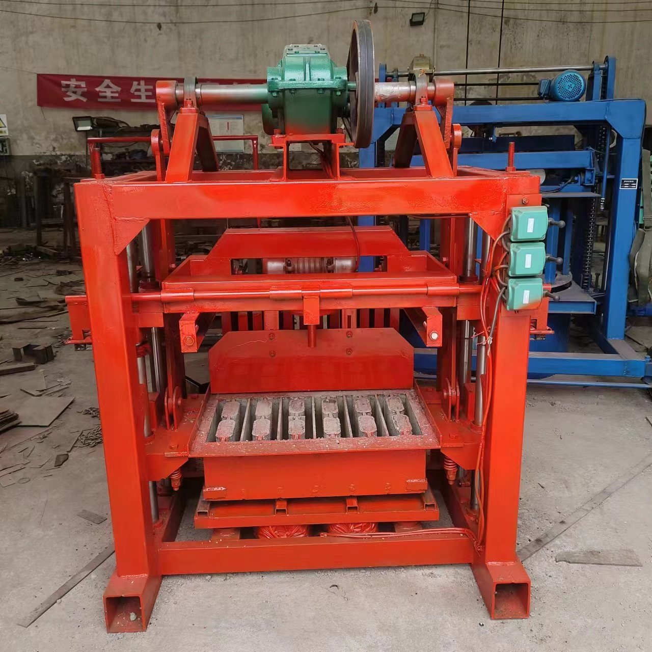 Hot Sale China Semi-Automatic Compressed Earth Clay Brick Interlocking Block Machinery Block Machine
