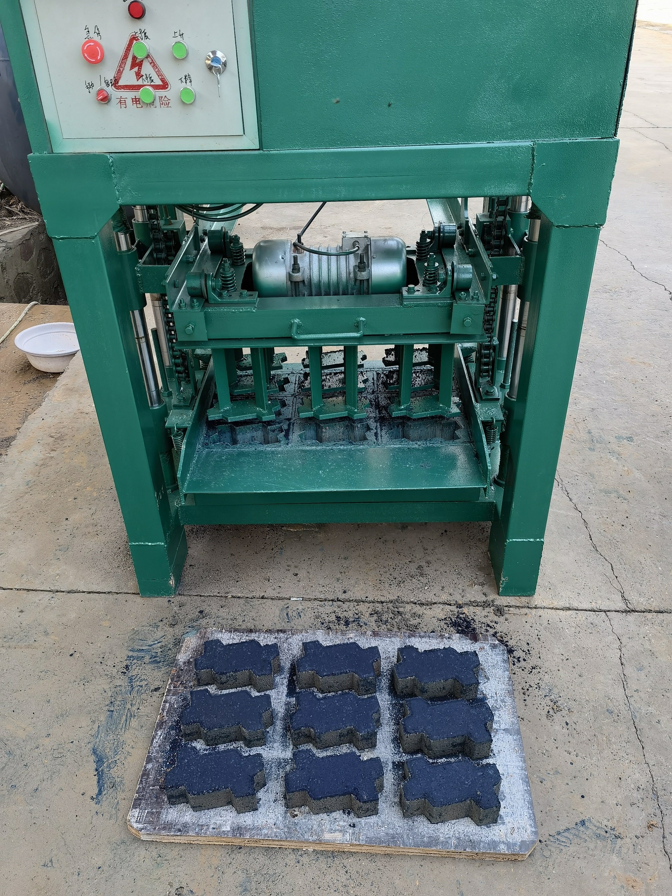 KM4-35B Cheap semi-automatic compressed concrete hollow block cement brick making machine