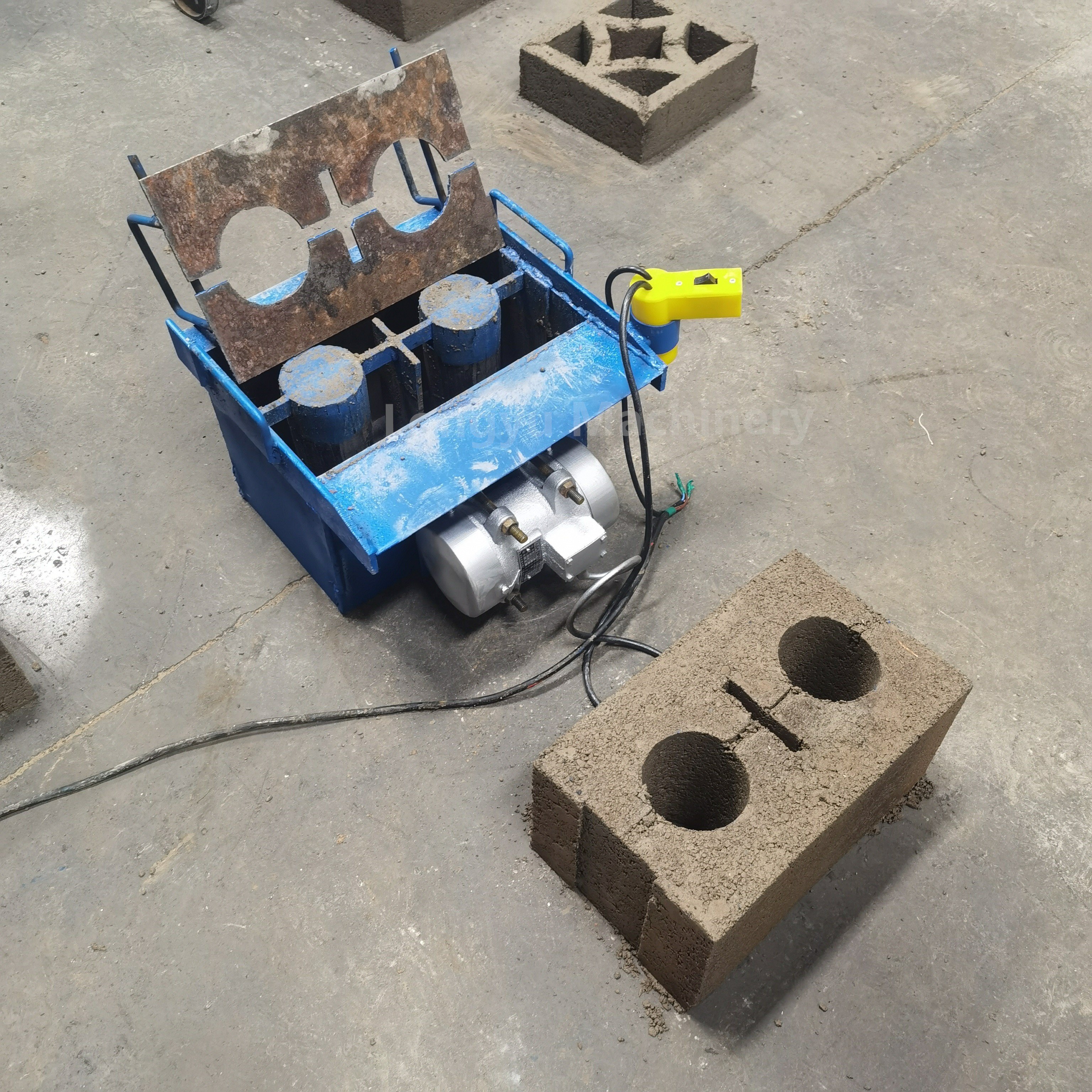 Electric Small Concrete Brick Molding Machine Concrete small brick making machine mold
