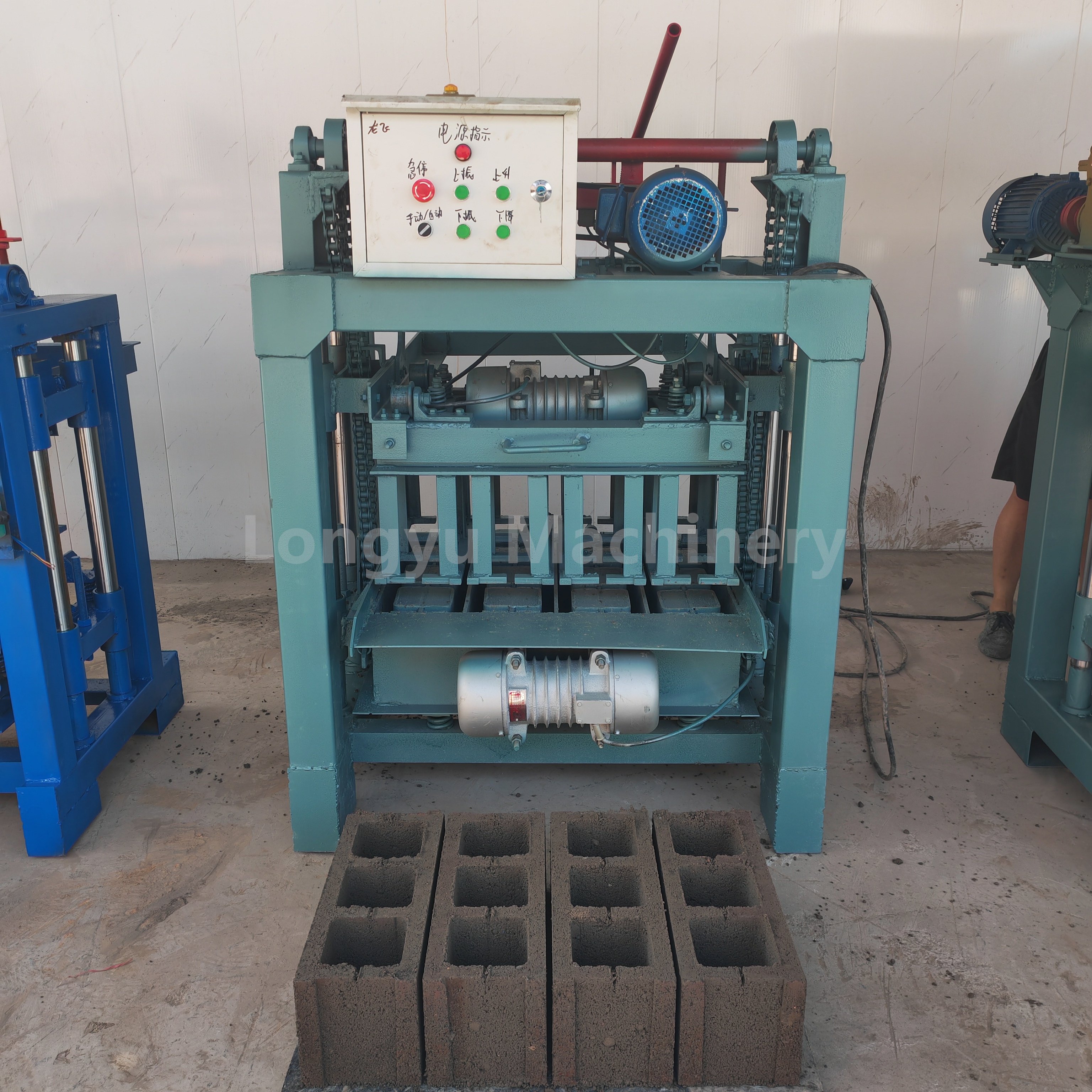 Australia Manual Small Diesel Vibrating Hollow Cement Laying Block Concrete Brick Making Machine