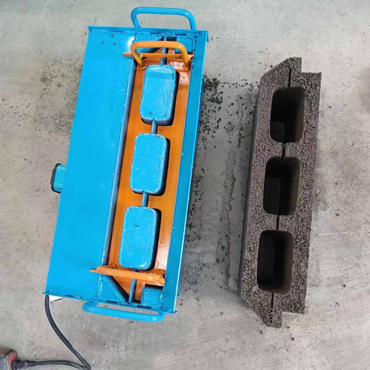 Interlocking cement block moulds for concrete blocks mold for making bricks