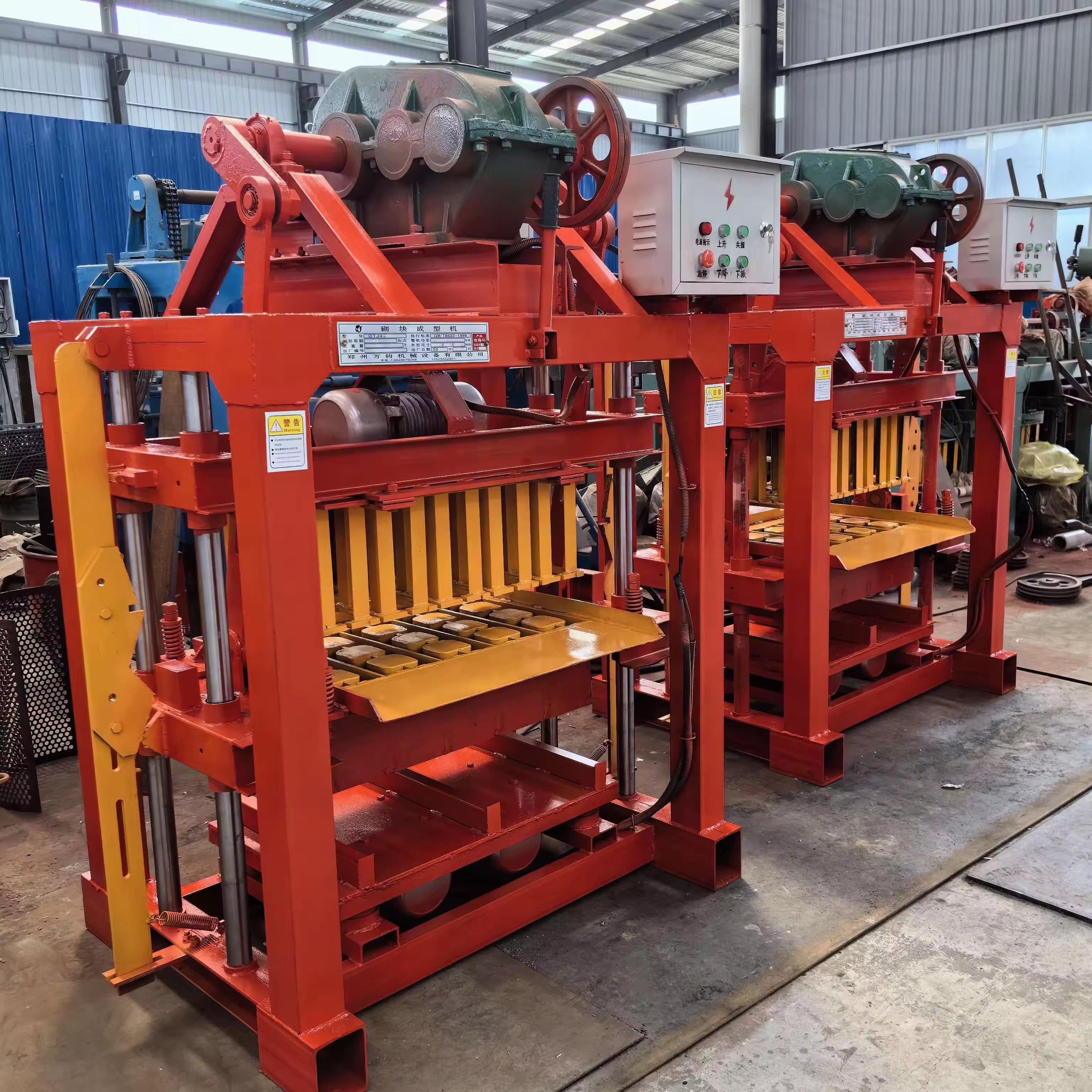 pavers molding profitable small projects QT4-40 semi-automatic brick making machine