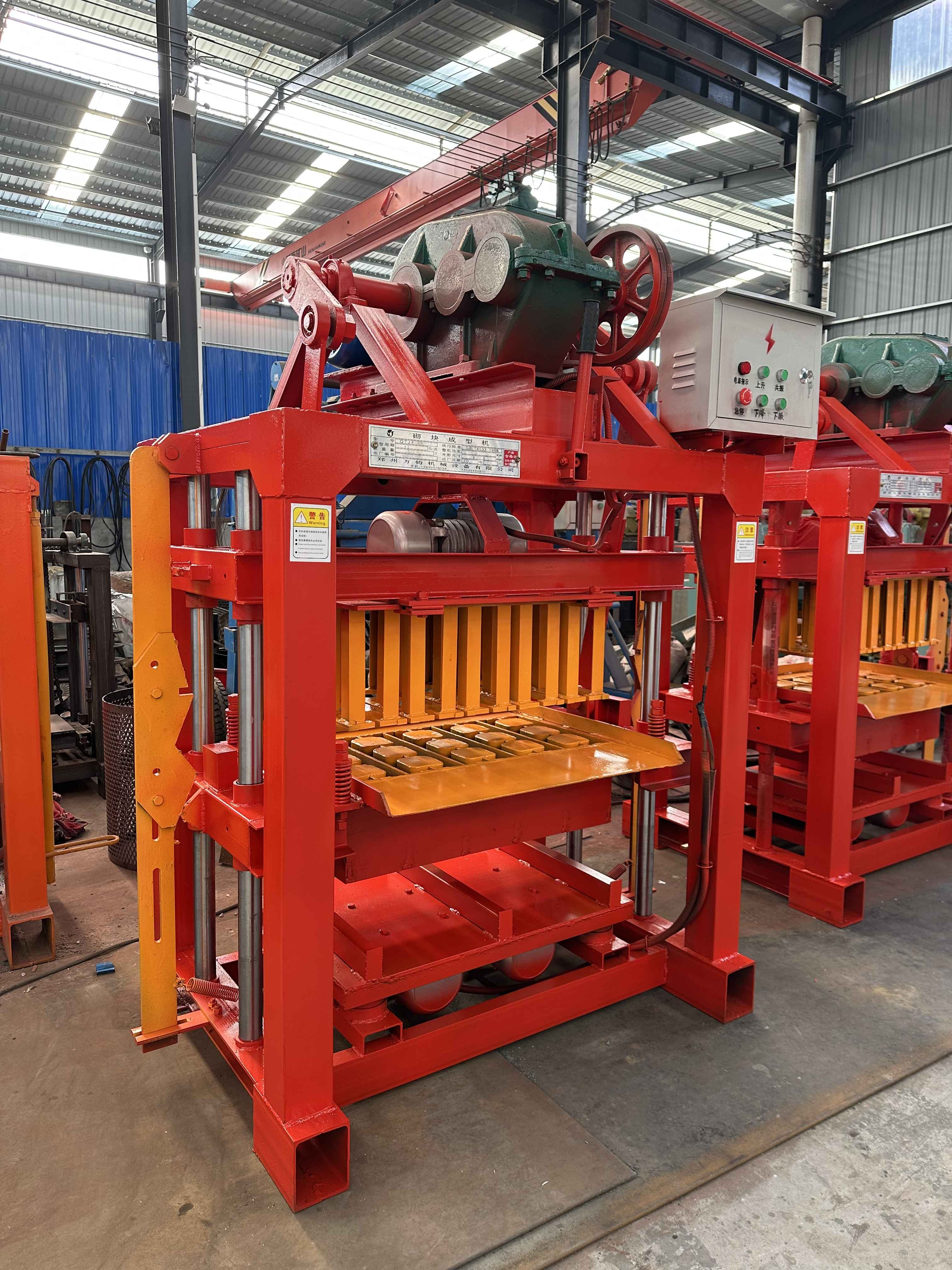 pavers molding profitable small projects QT4-40 semi-automatic brick making machine