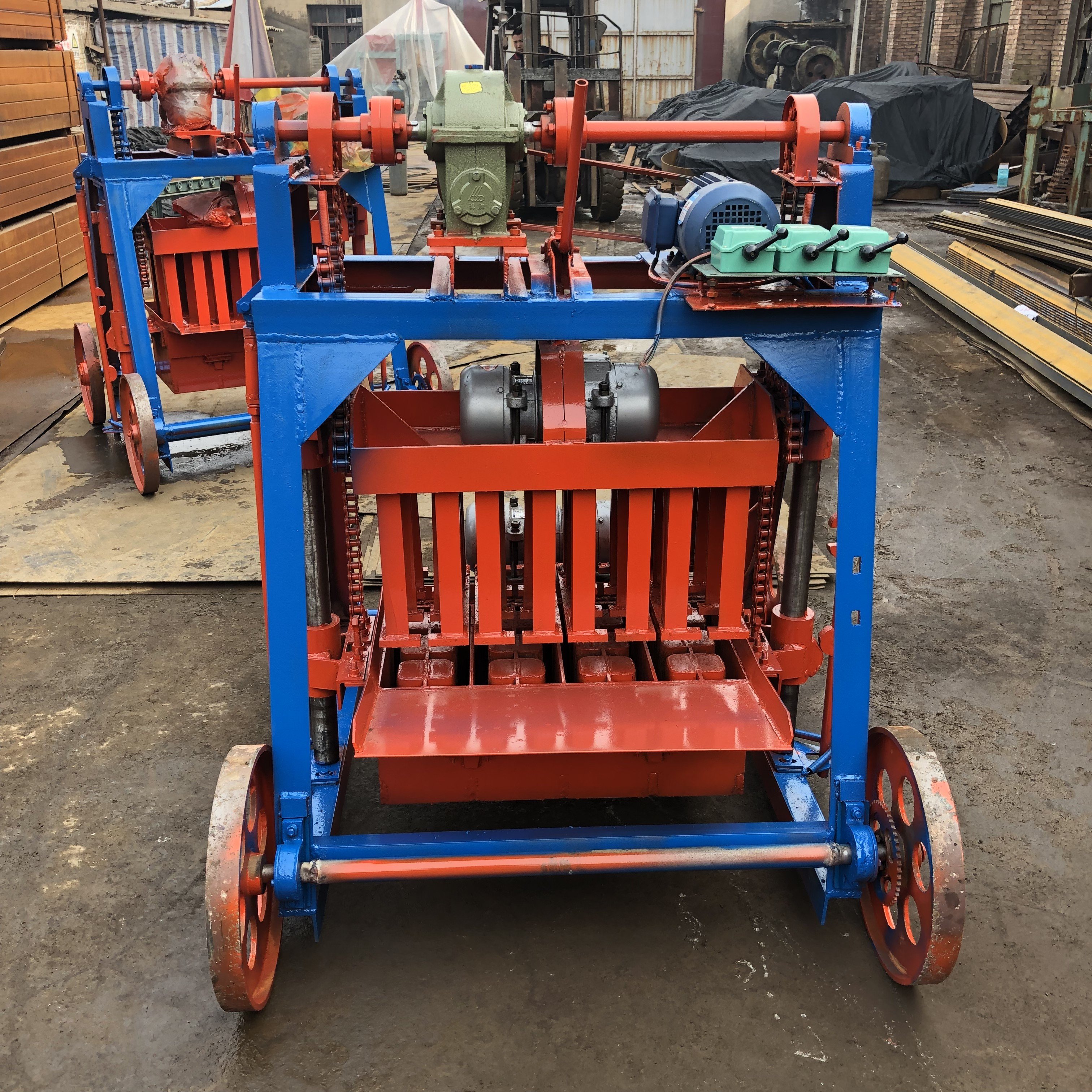 SONGMAO Hot Selling Mobile Small Concrete Brick Making Machine Automatic Clay Block Machine