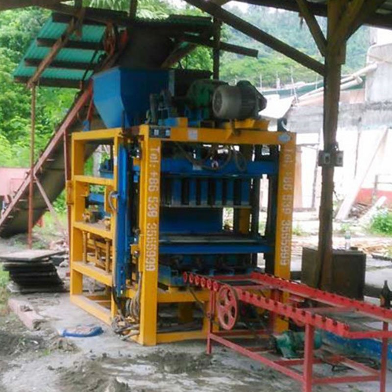 Cinder Block Making Machines QT4-25 Brick Making Machinery From Factory Dong Feng Fully Automatic Concrete Block Machine