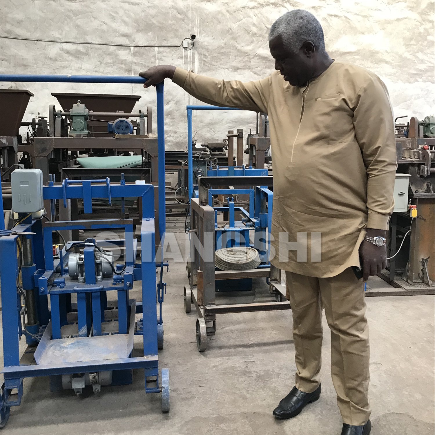 Earn money at home manual concrete block maker/egg layer block making machine/machine block concrete