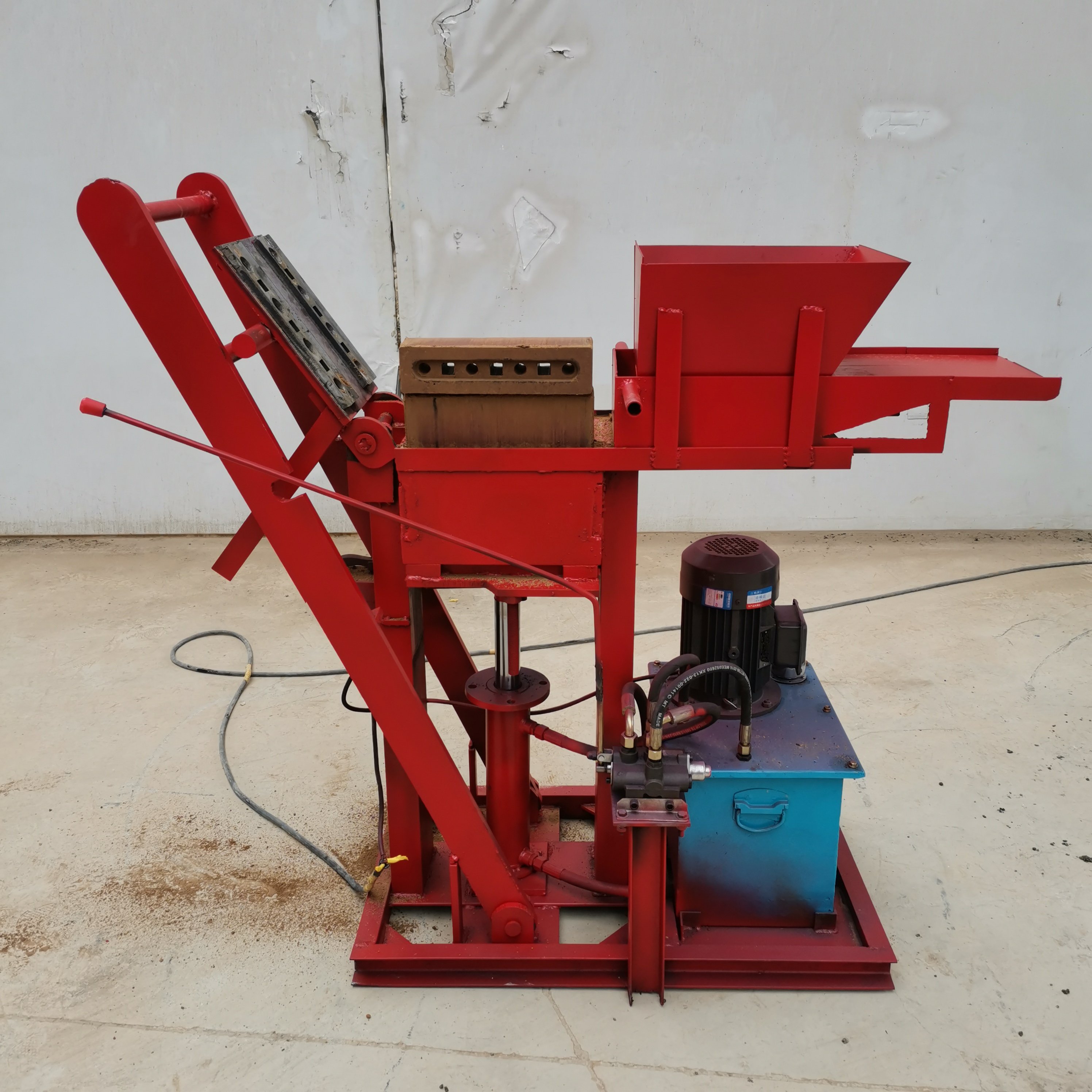 Kenya Easy Multifunctional Interlocking Building Blocks Clay Brick Making Machine Hydraulic Brick Making Machine