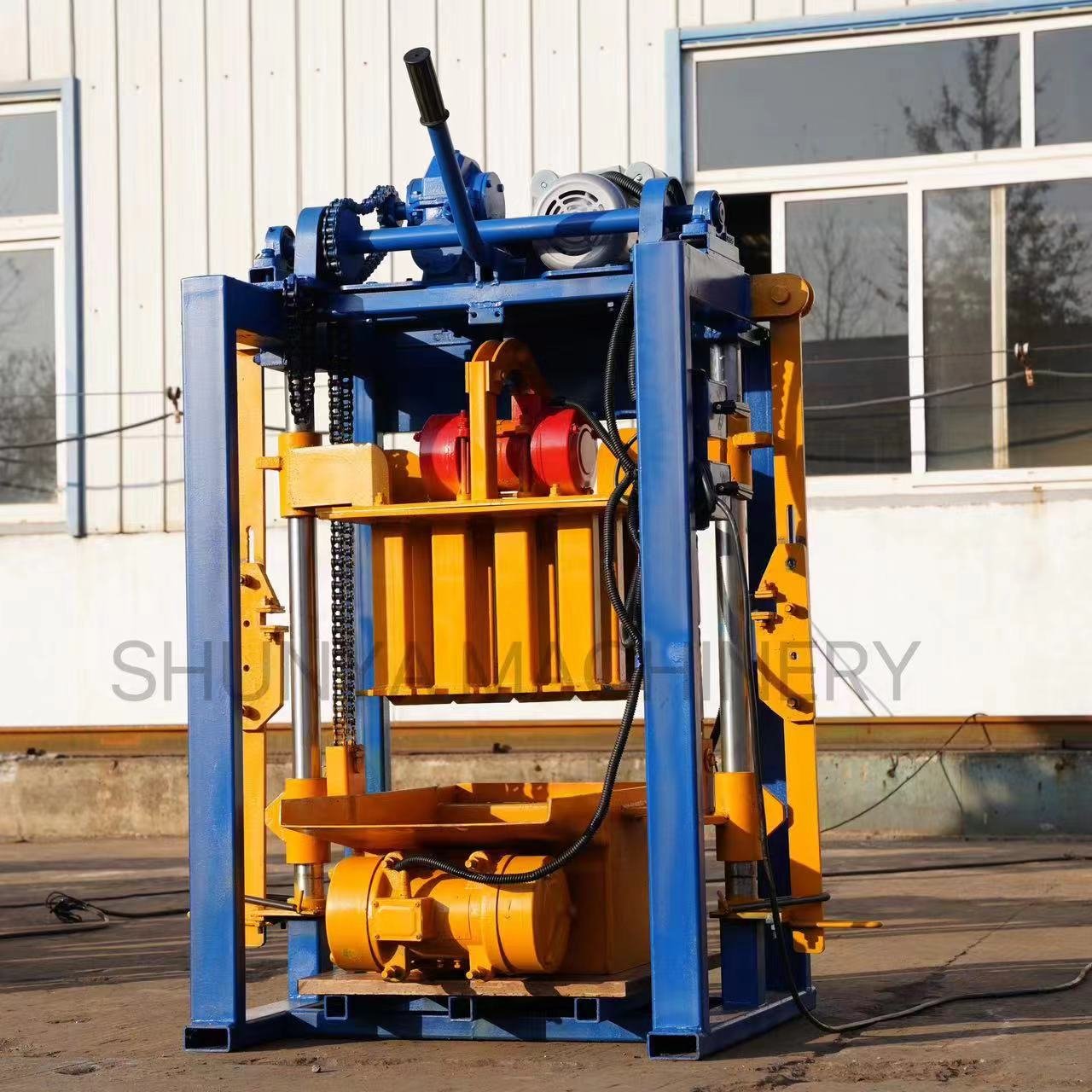 Very profitable machine QM2-45 Mobile concrete brick making machine with low investment
