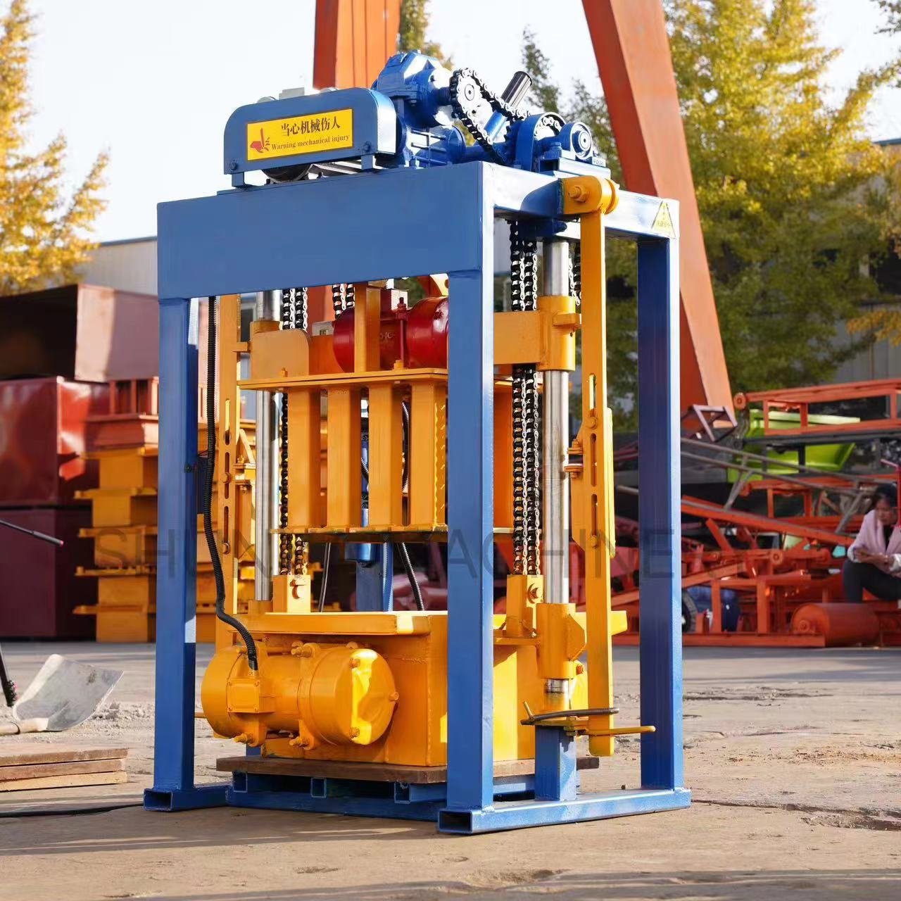 Very profitable machine QM2-45 Mobile concrete brick making machine with low investment