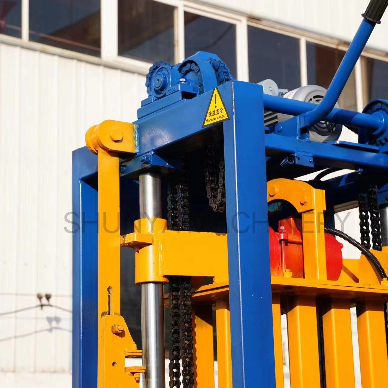 Very profitable machine QM2-45 Mobile concrete brick making machine with low investment
