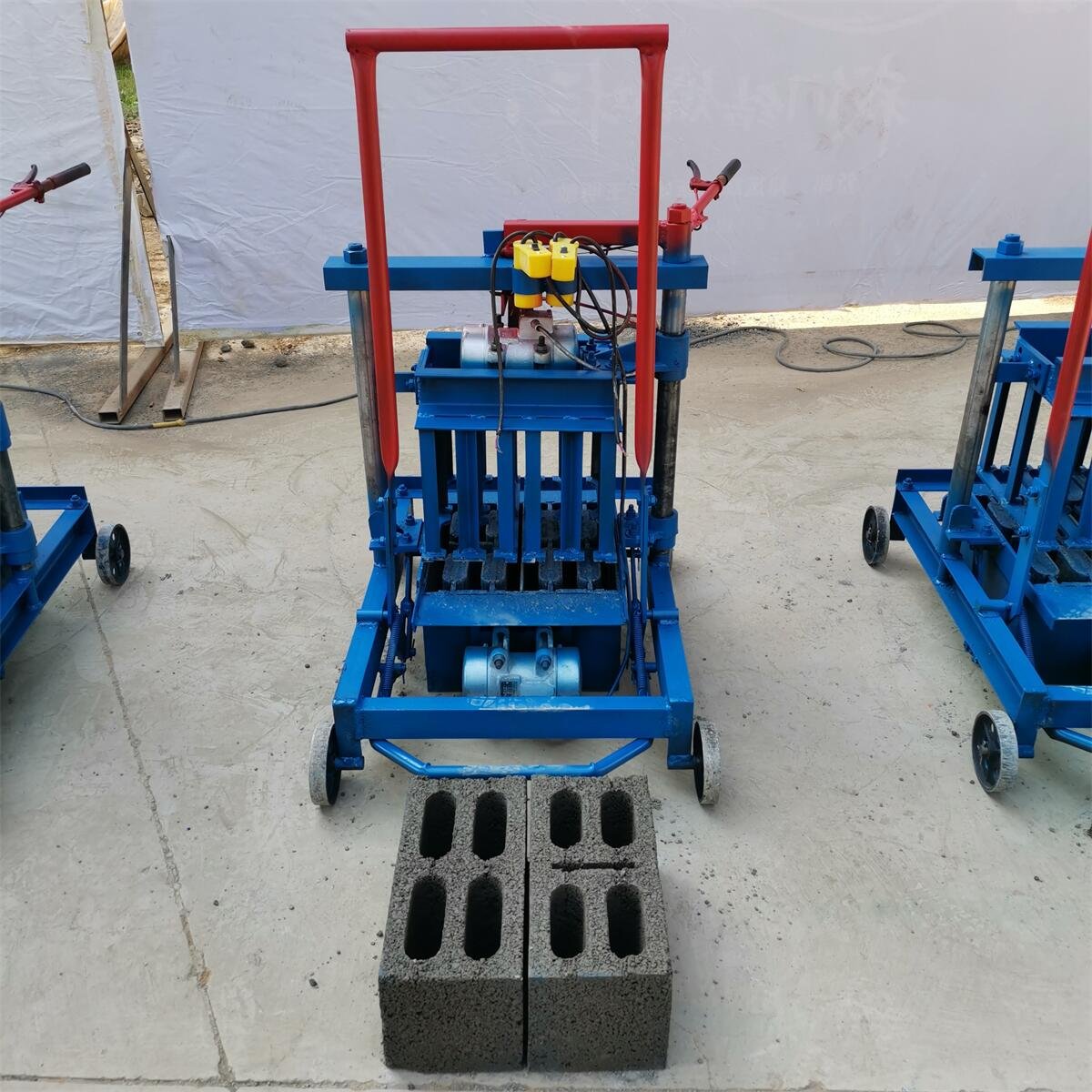Most Popular Cheap Small Electric Mobile Interlocking Mixed Earth Block Brick Machine