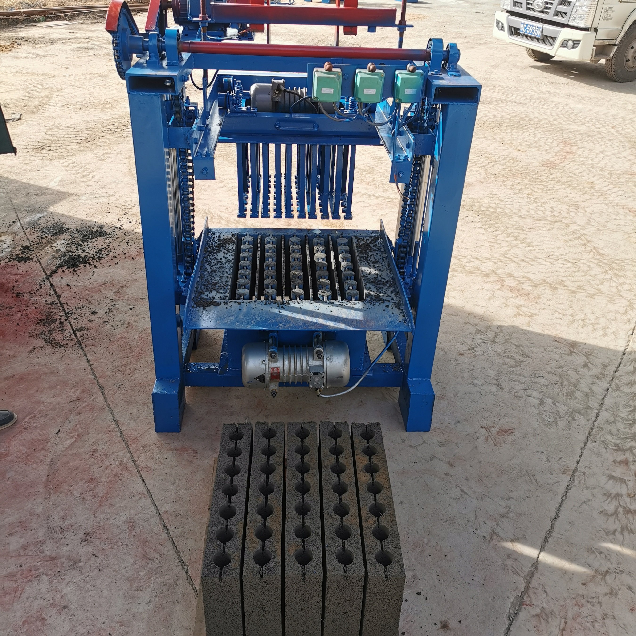4-35 environmentally friendly concrete cement brick making machine low price Make combination pavement blocks