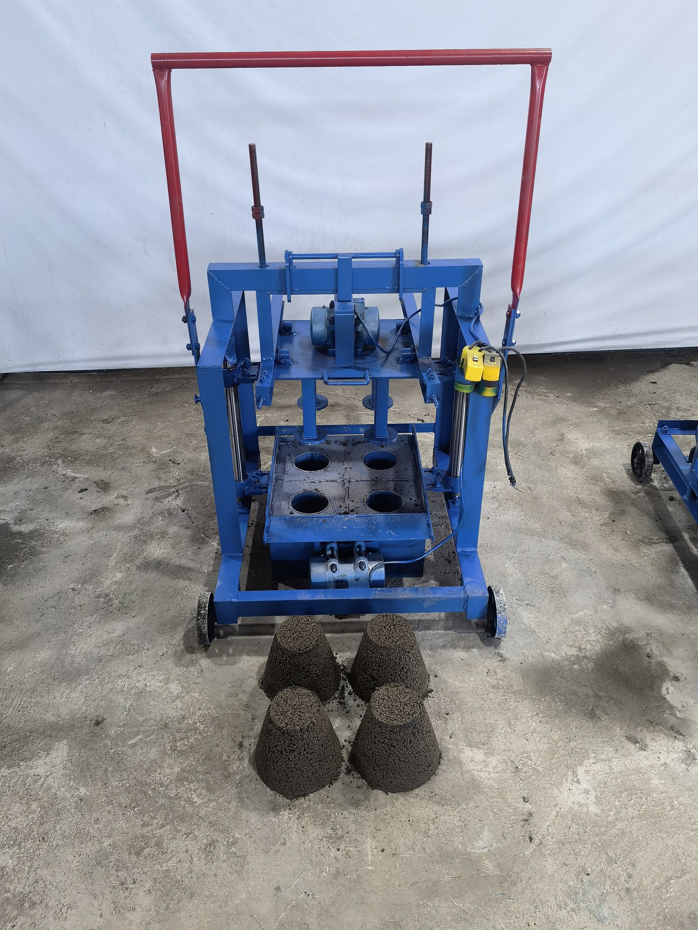 KM2-45 Semi-automatic block making machine concrete brick making machine line manufacturer Make Combination Roofing Block Bricks