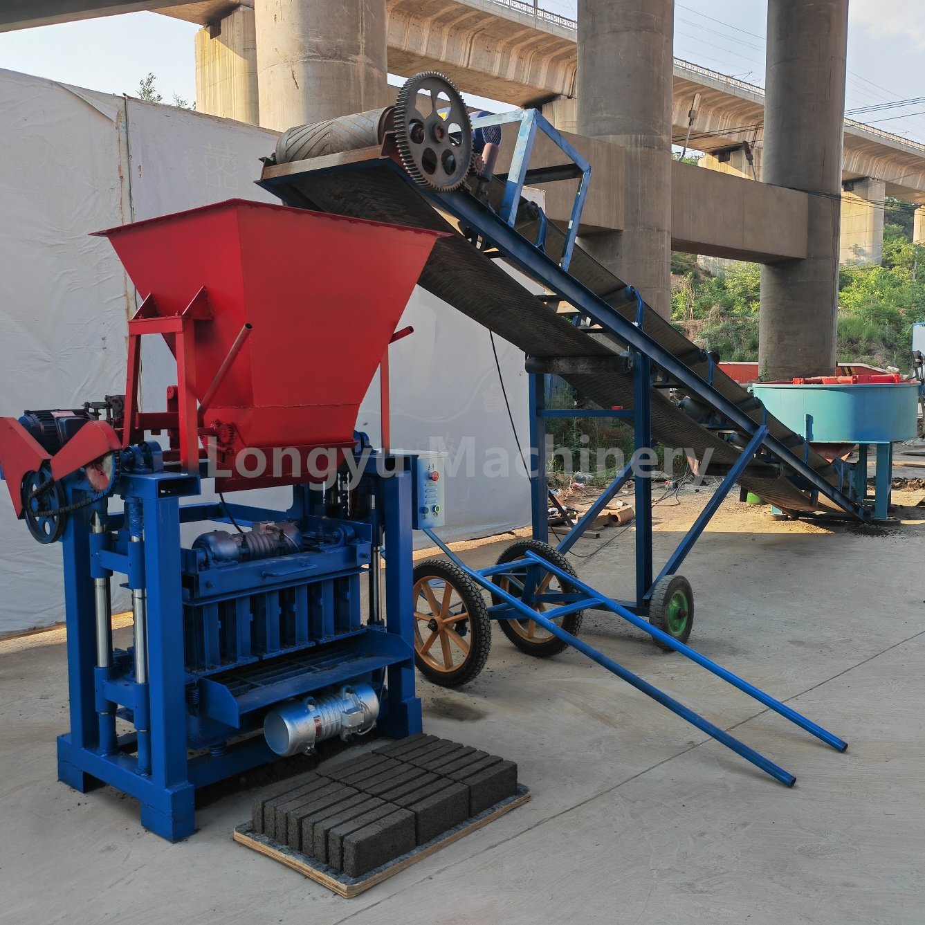 4-35A semi-automatic H-shaped slope protection brick machine chain paving environmentally friendly brick making machine