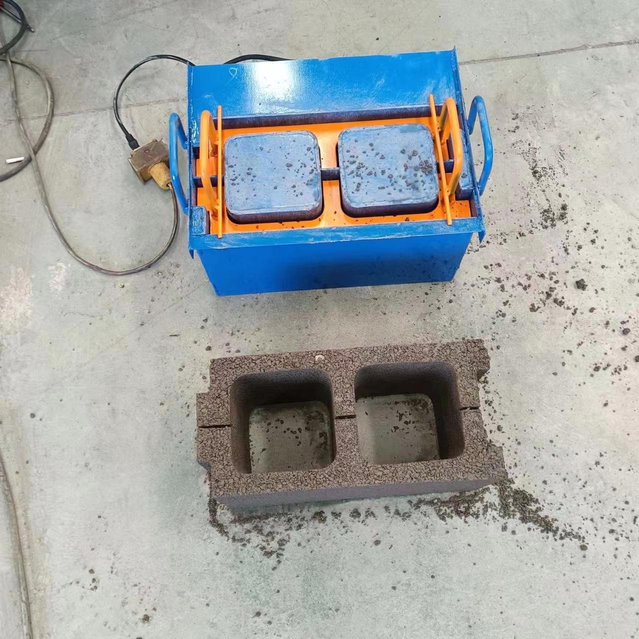 390*190*190 two-phase electric hollow brick machine round hole mobile brick making machine pallet-free household brick machine