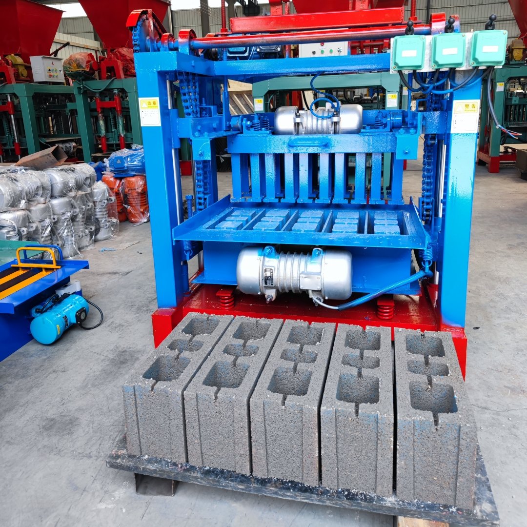 Factory Direct Sales Fully Automatic Cement Brick Making Machine Electric Small Engineering Equipment