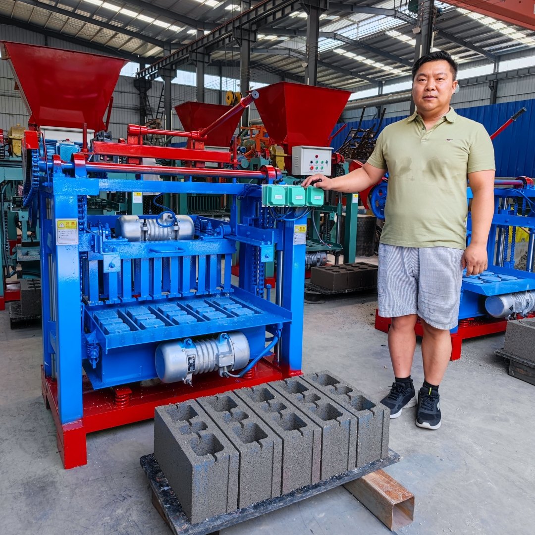Factory Direct Sales Fully Automatic Cement Brick Making Machine Electric Small Engineering Equipment