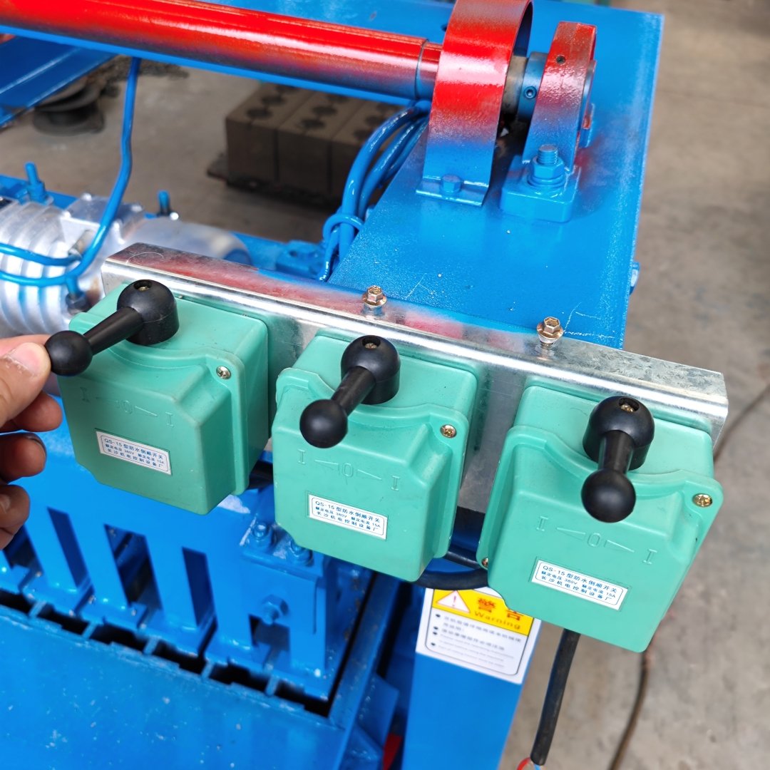 Factory Direct Sales Fully Automatic Cement Brick Making Machine Electric Small Engineering Equipment